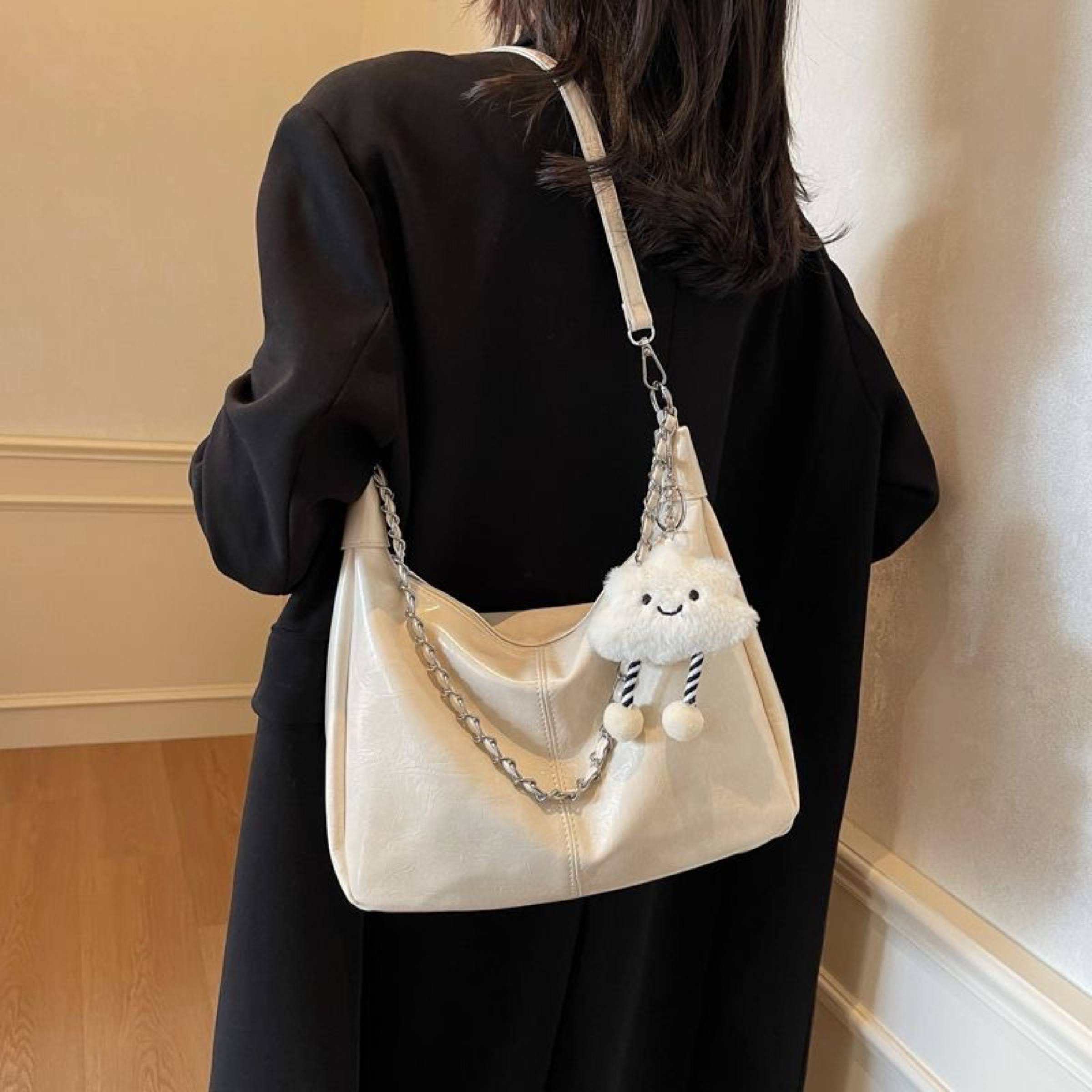 亮面油皮感鏈條腋下包