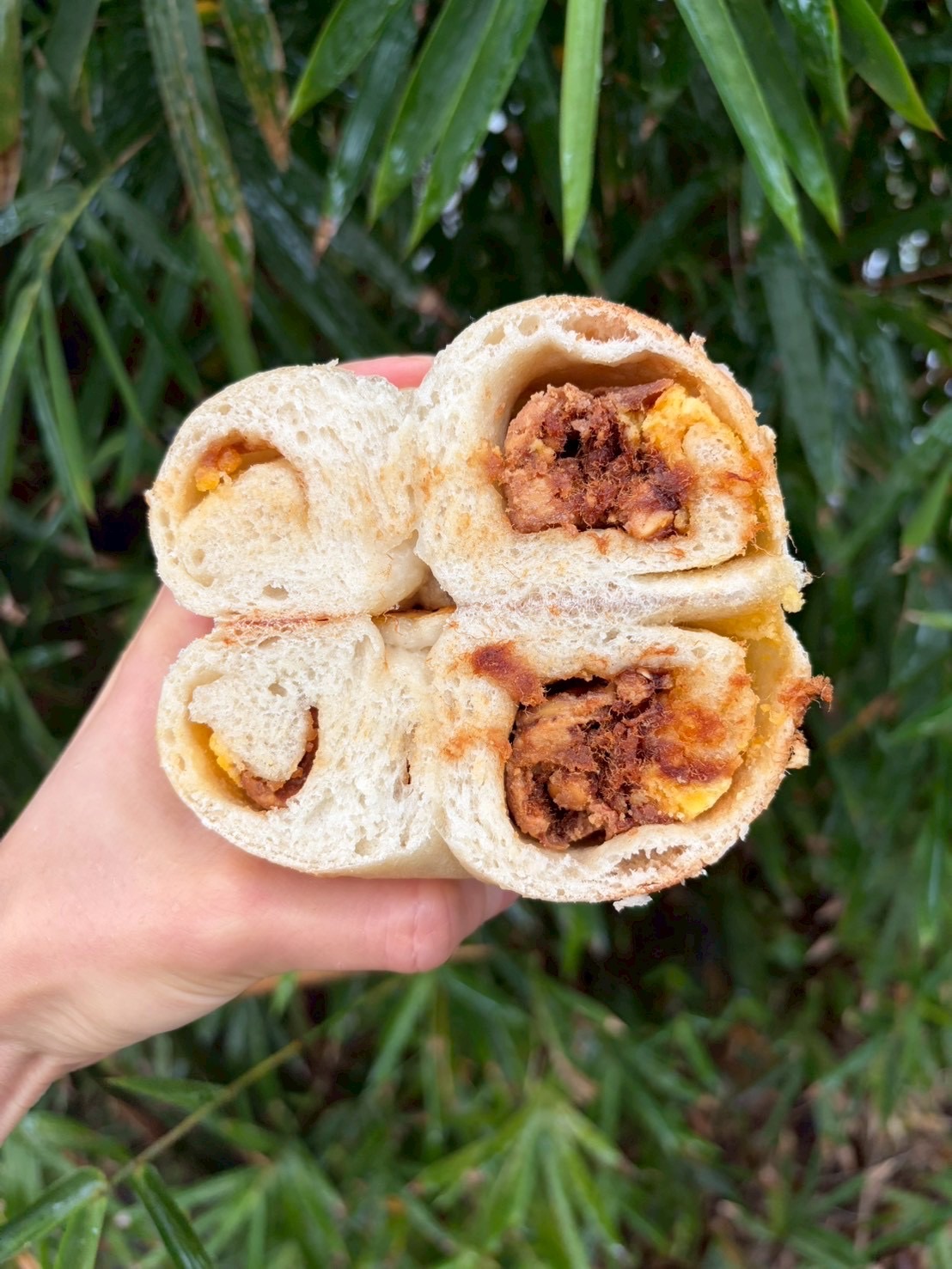 花生肉鬆鹹蛋黃乳酪貝果