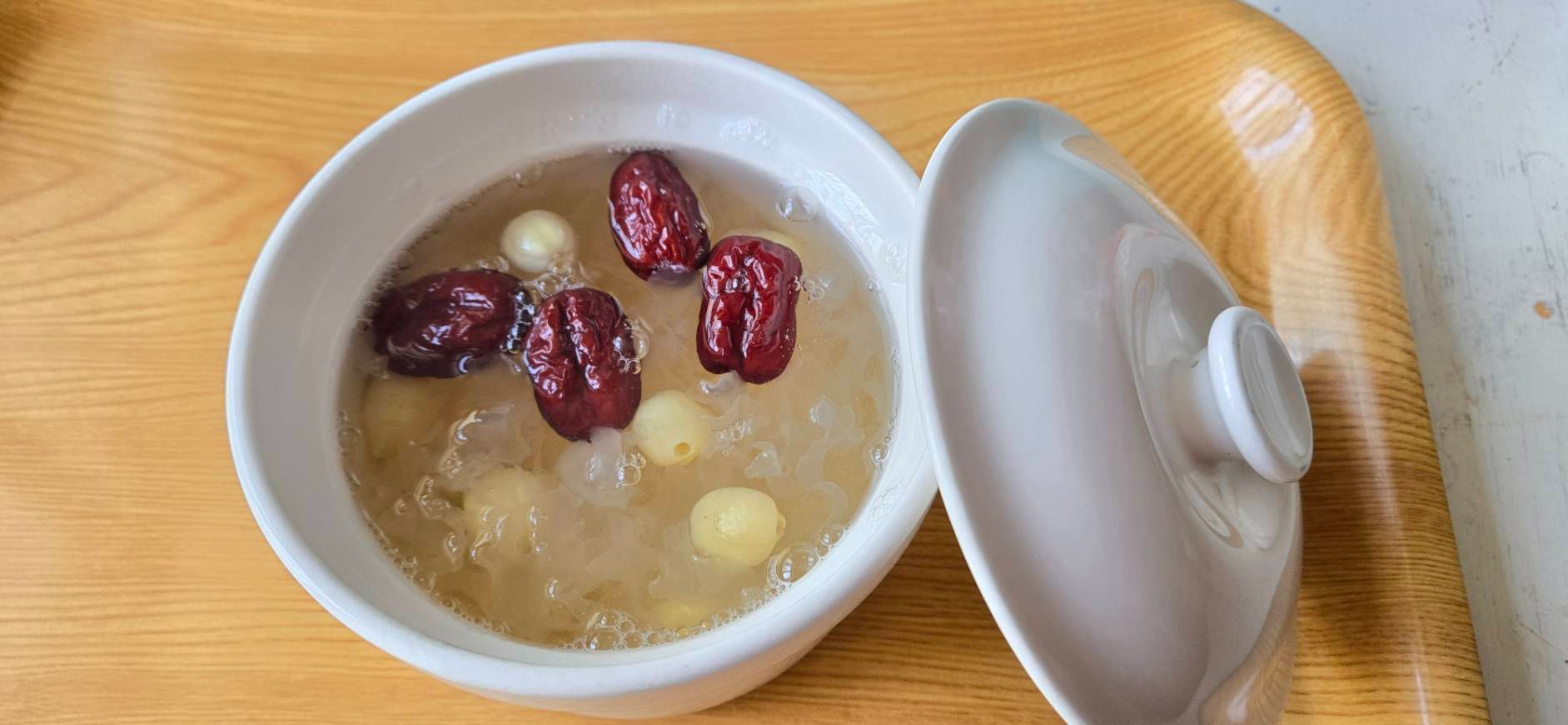 銀耳蓮子羹