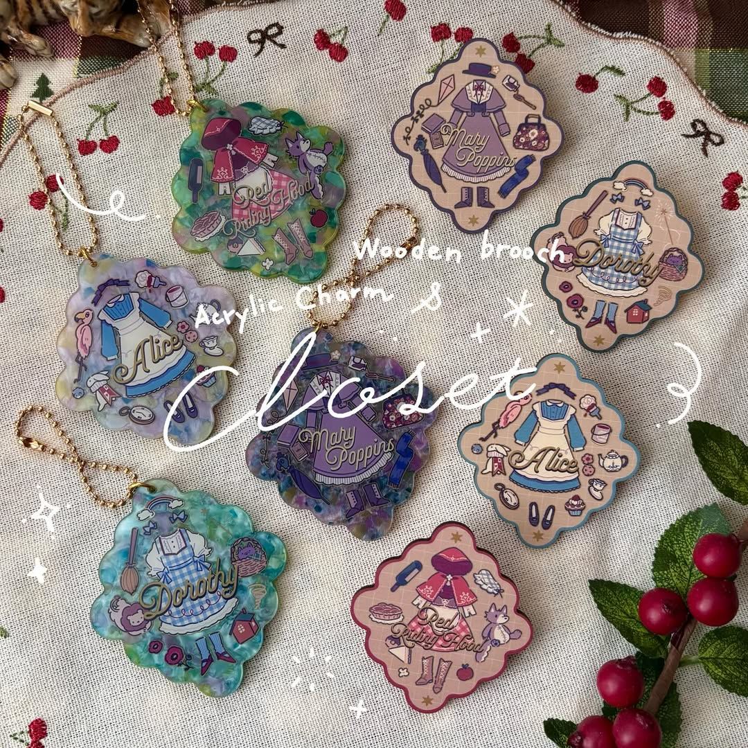 童話故事的主角衣櫃 壓克力吊飾＆木製胸針夾