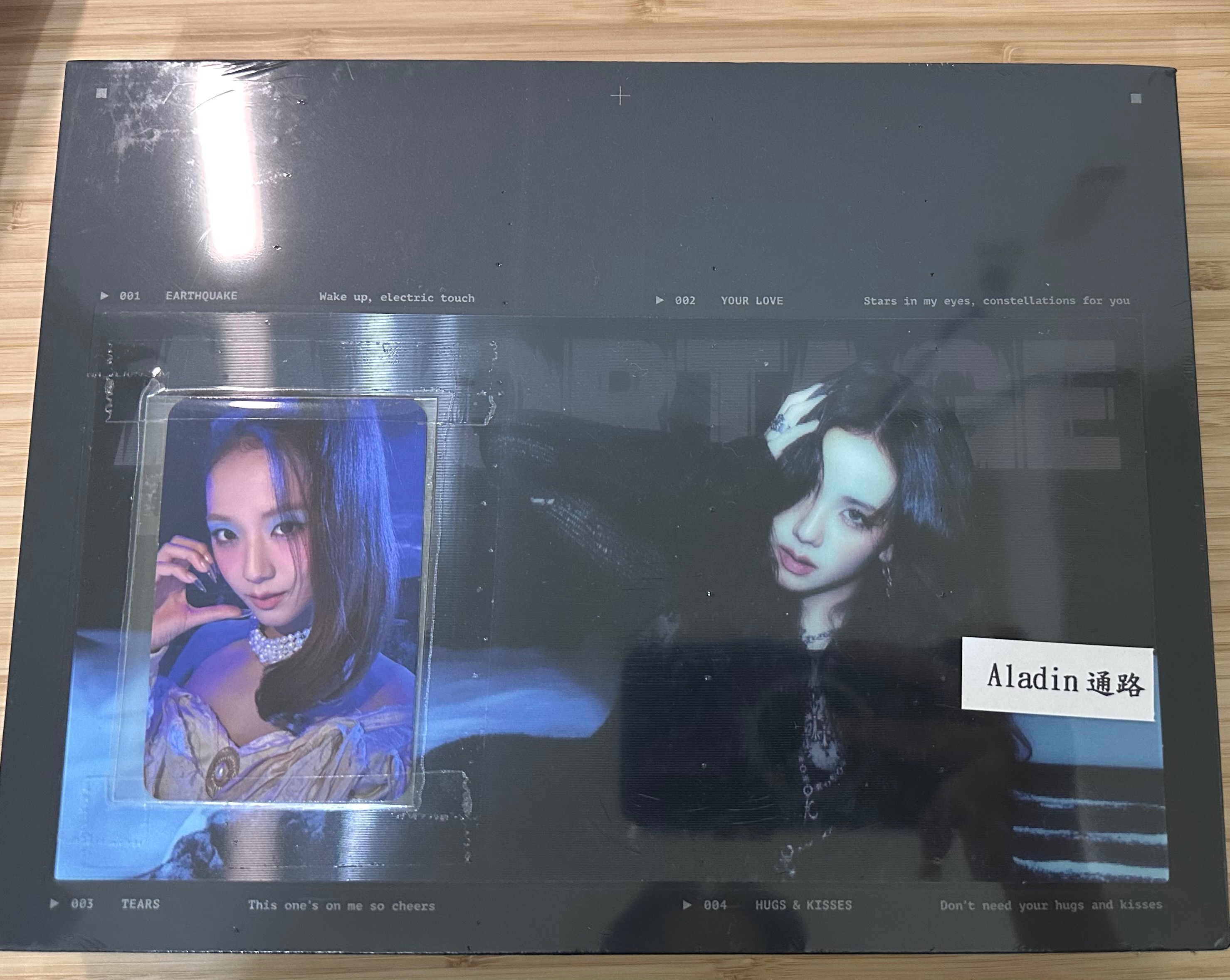 JISOO SOLO專輯AMORTAGE 阿拉丁特典