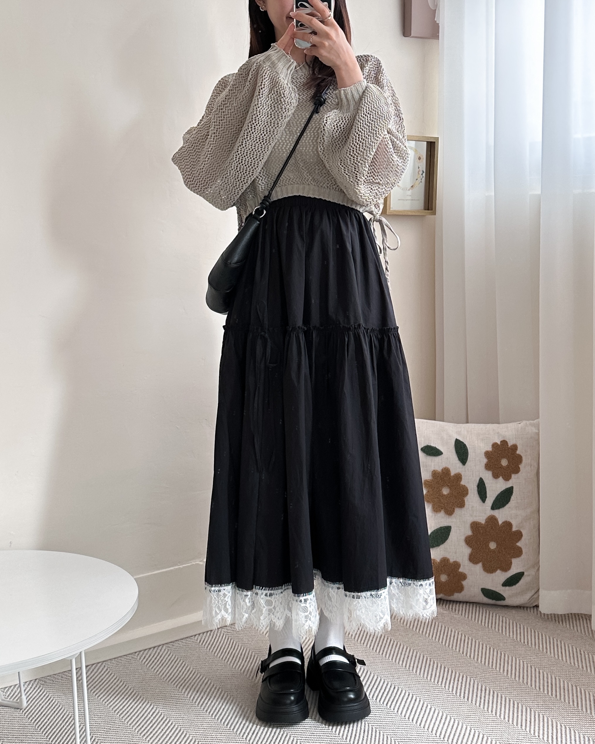 百搭雙蝴蝶結洞洞上衣