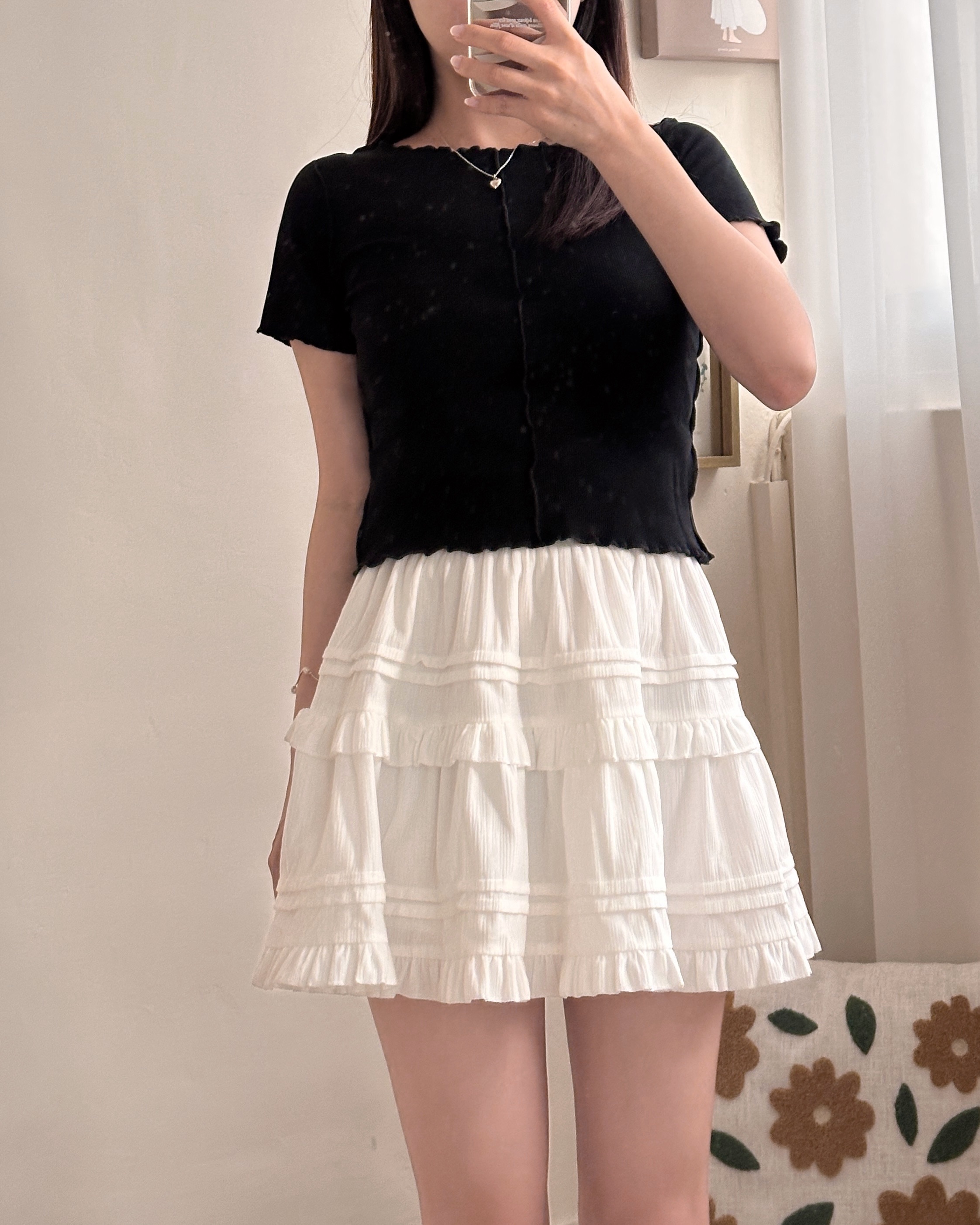 日系木耳邊彈力上衣