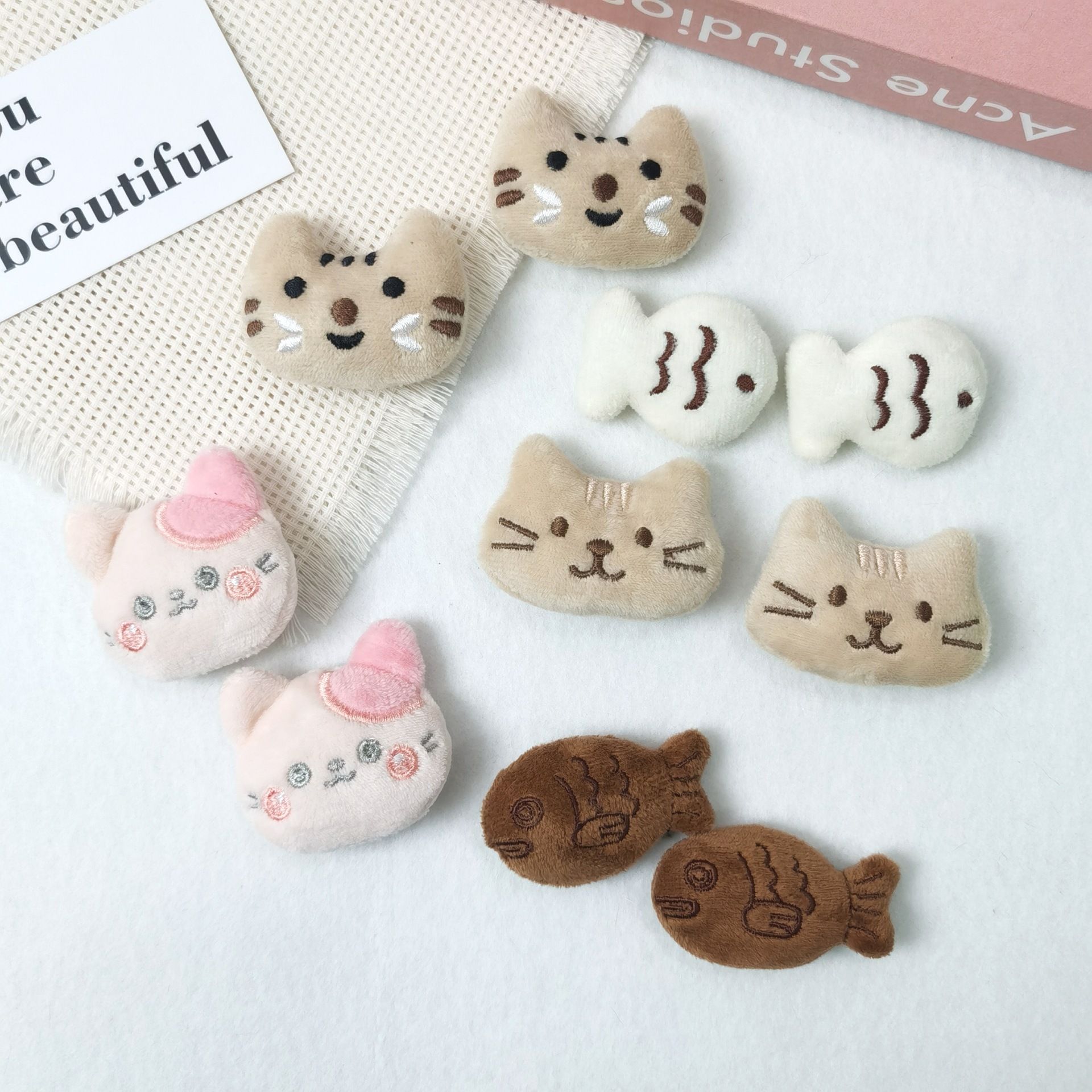 小貓小魚鉛筆盒裝飾徽章