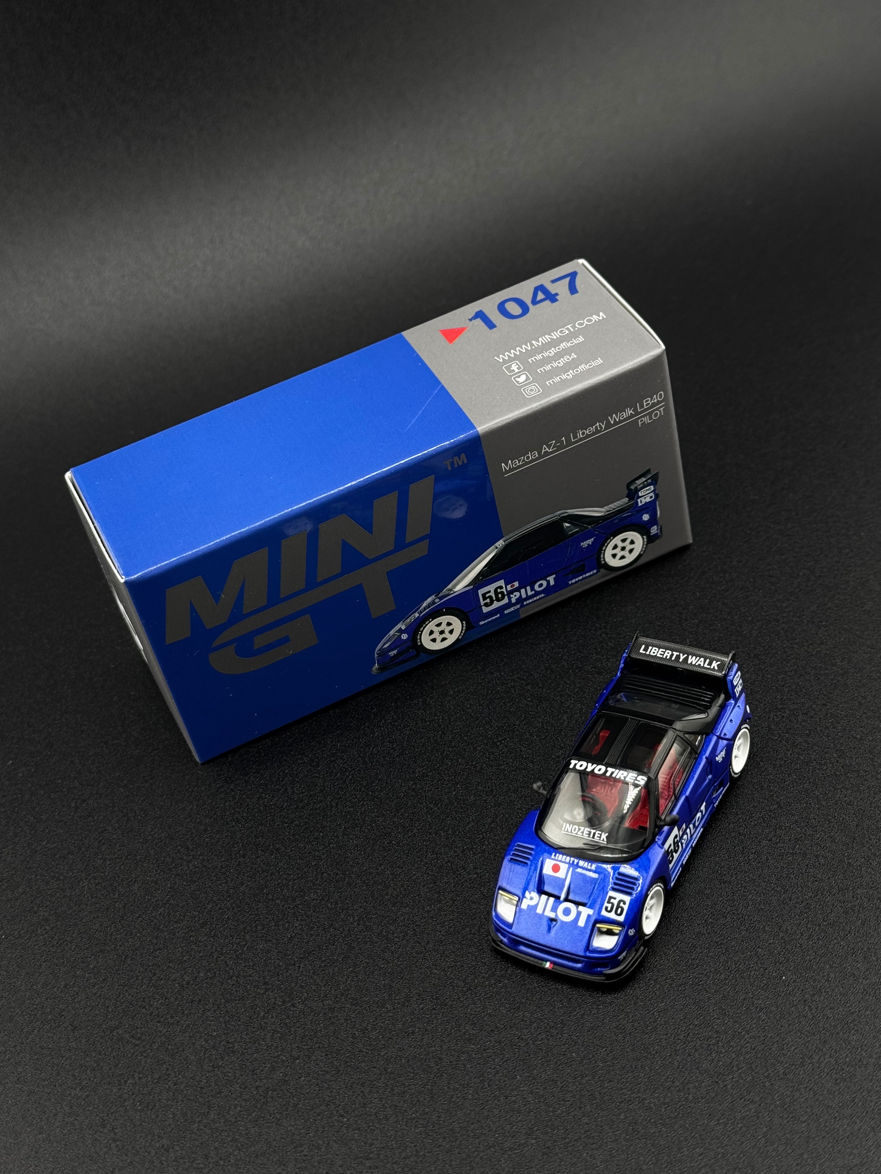 Mini GT 1047 LB 小F40 藍