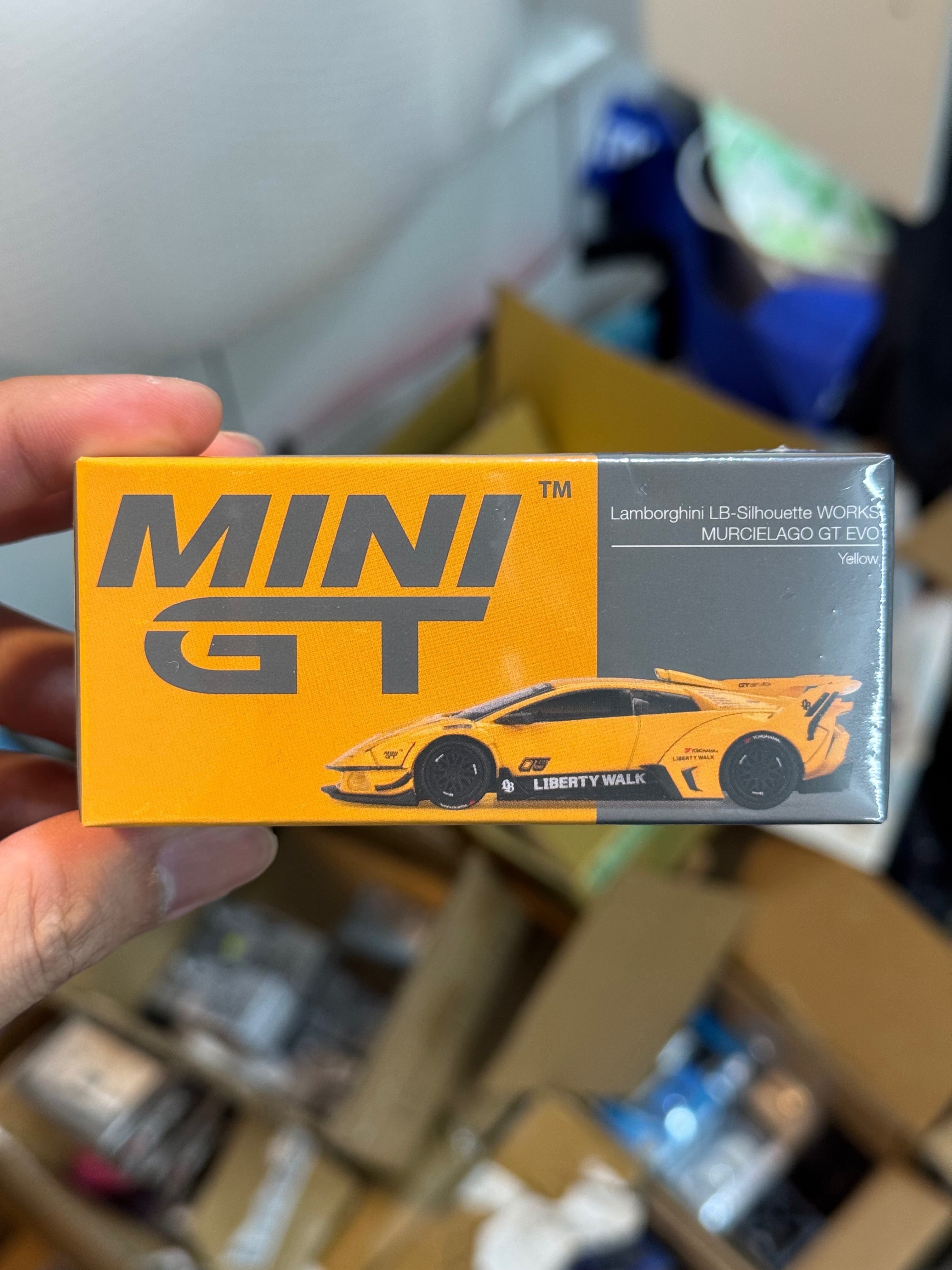 Mini GT 1135 LB Murcielago 黃