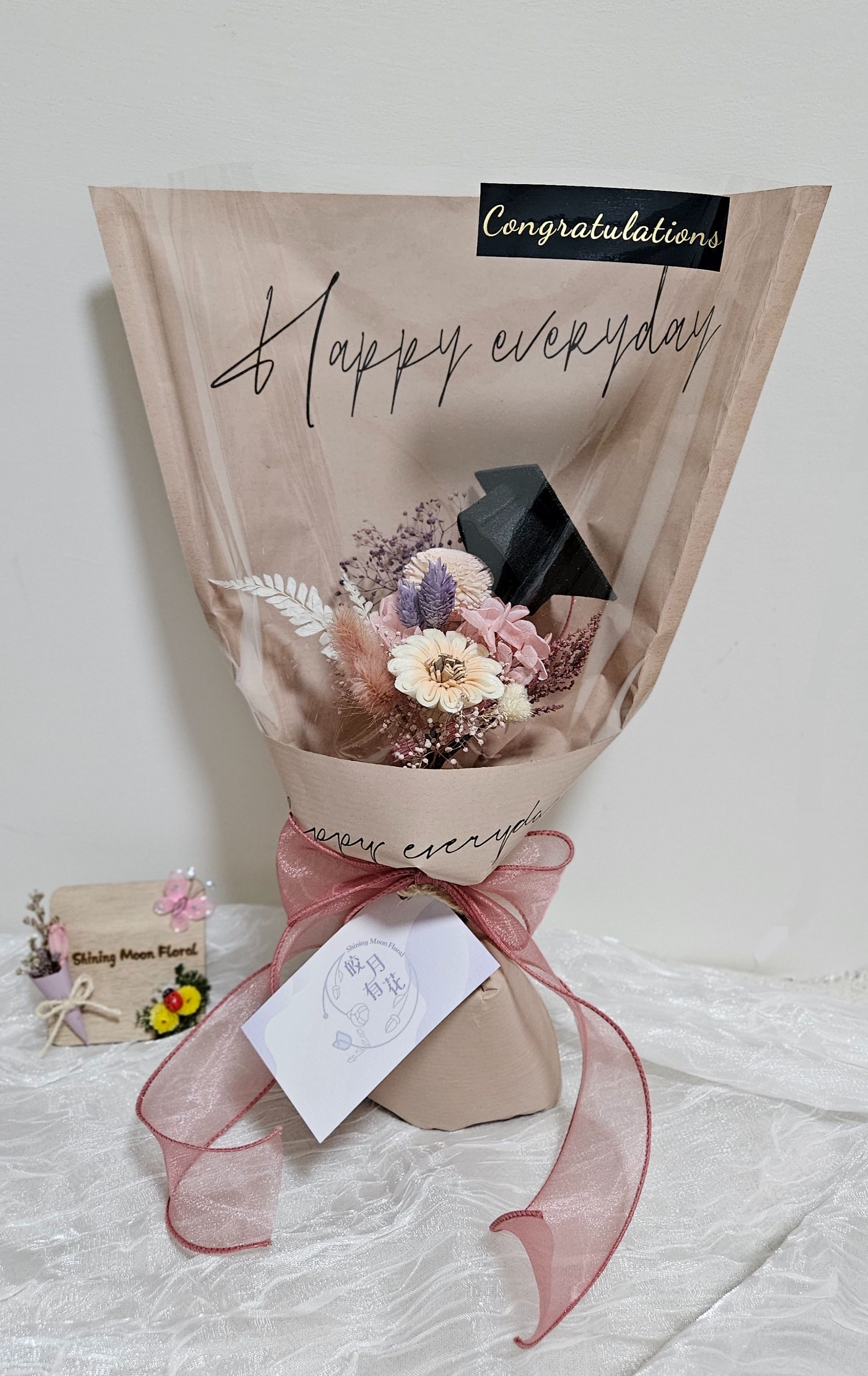 *🕊️ﾟ皎月有花*🕊️ﾟ 畢業帽花束（粉紫色+粉色畢業帽）