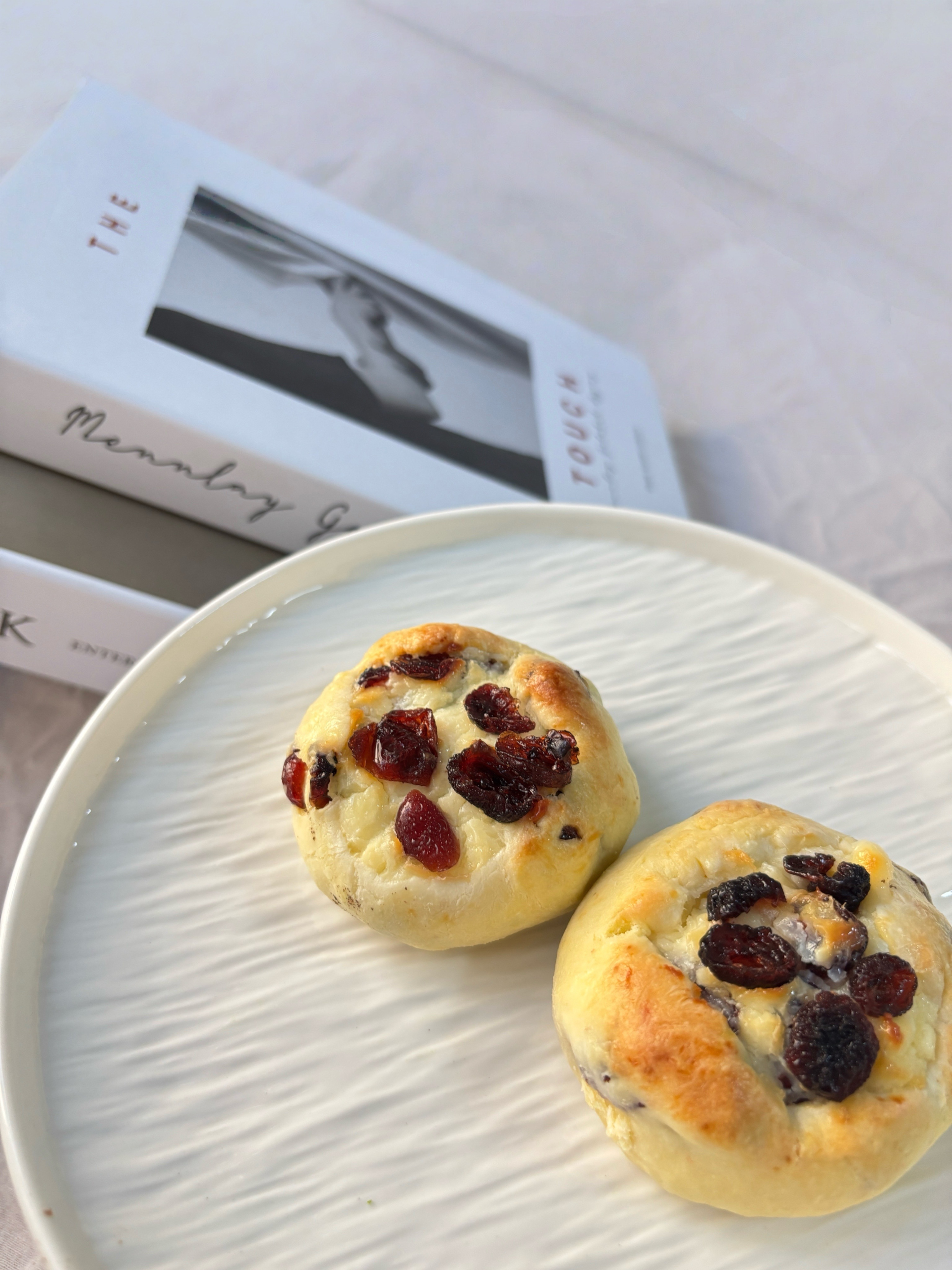 奶香蔓越莓乳酪司康