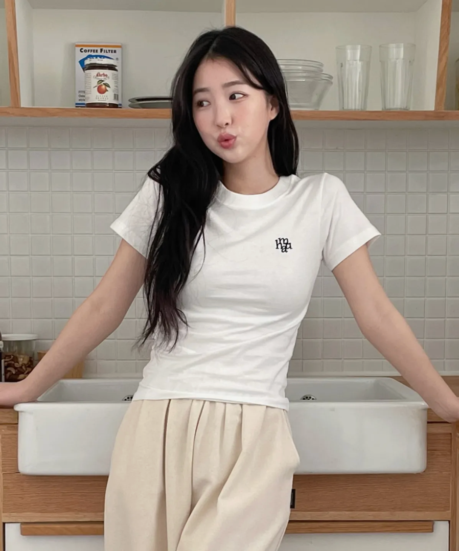 Muahmuah 簡單logo素面短踢