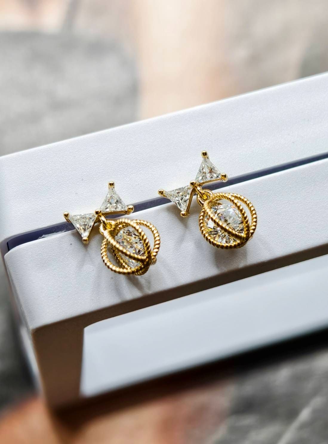 蝴蝶結幾何球形鑽耳環