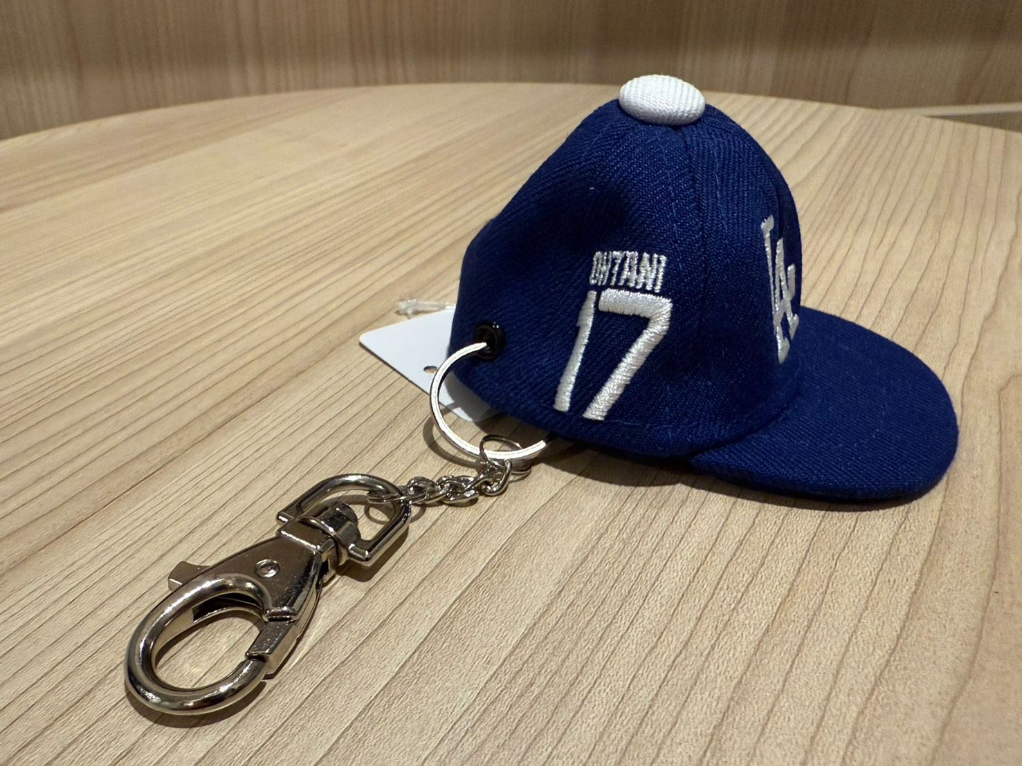 全新 MLB Tokyo 2025 道奇帽子吊飾