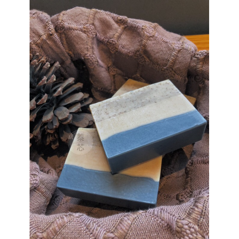 蓁芯皂坊【咖啡核桃磨砂皂】溫和去角質│淨化控油│竹炭深層清潔│冷製手工皂│禮物 禮盒