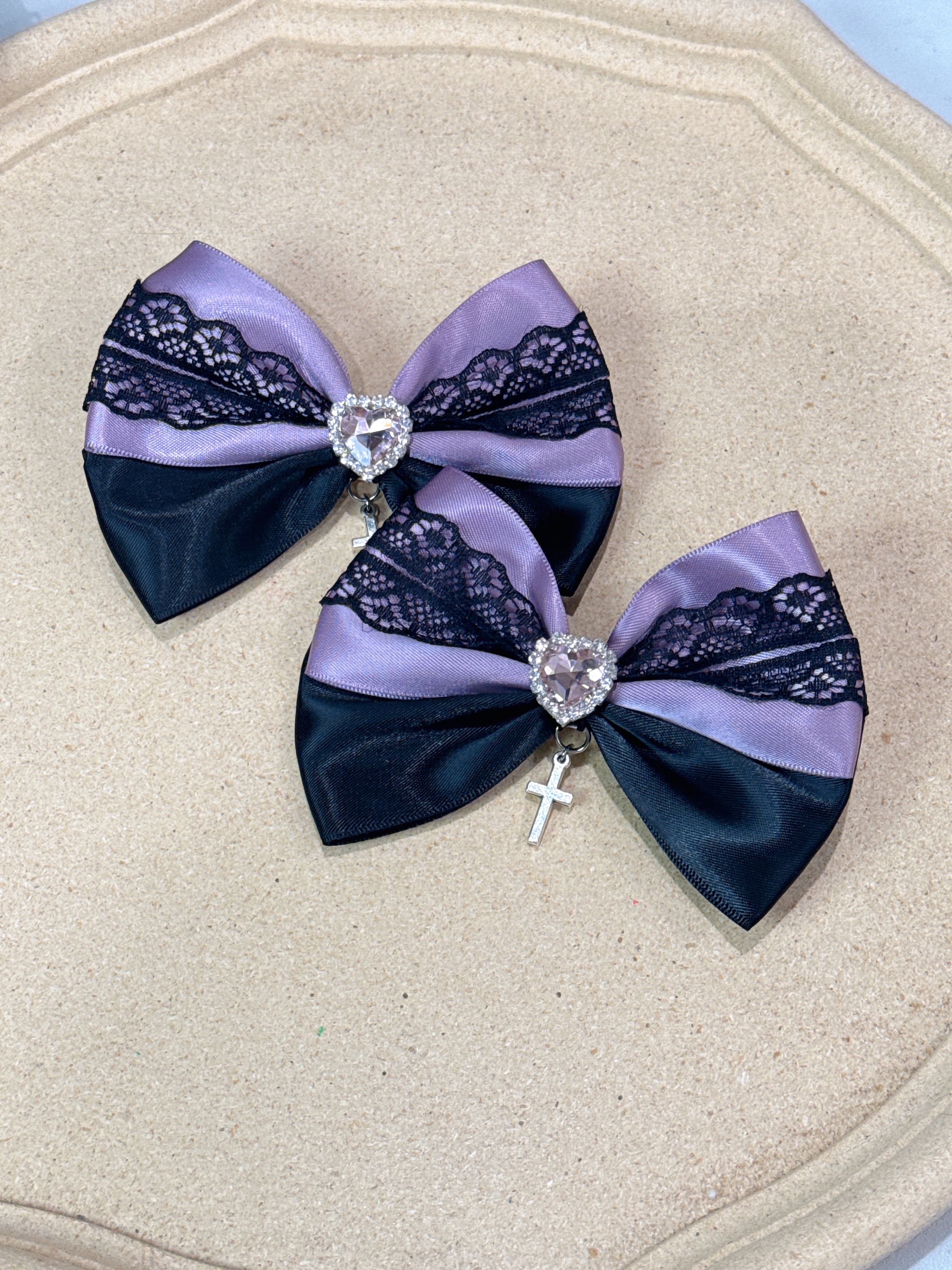 對夾「十字架紫黑蕾絲」 手作商品 手作髮飾 #茉紡工作坊