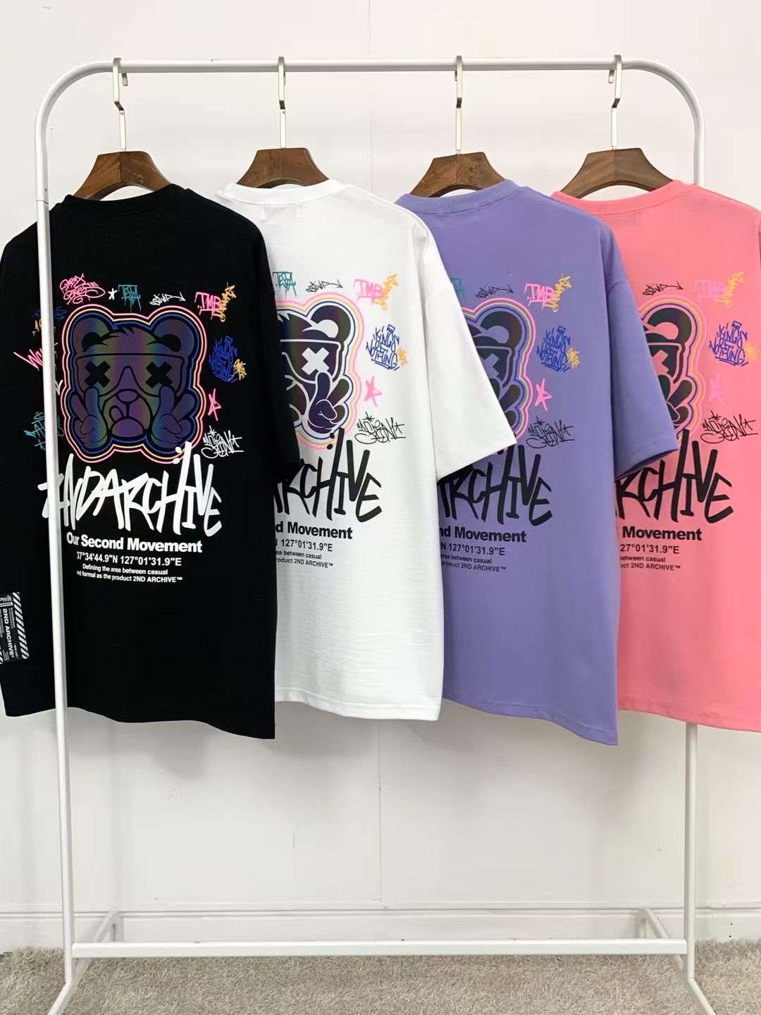 【BRITE9】韓國預購🔥 反光塗鴉熊印花T｜情侶穿搭 街頭風 落肩上衣 螢光設計 Oversize