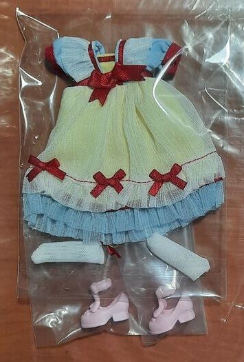 魔鏡奇遇 衣服+粉鞋
