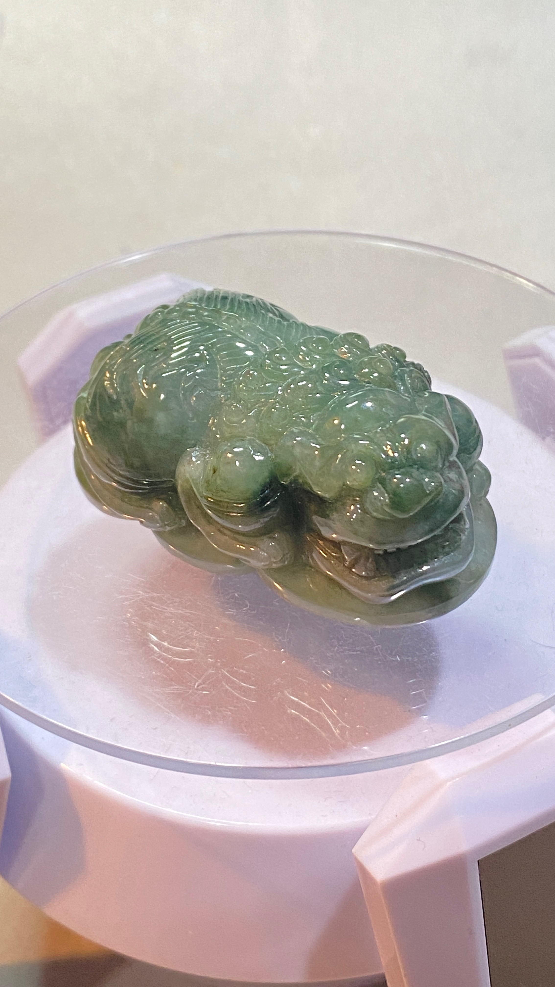 緬甸天然A貨翡翠冰綠厚粧立體精雕貔貅吊墜
