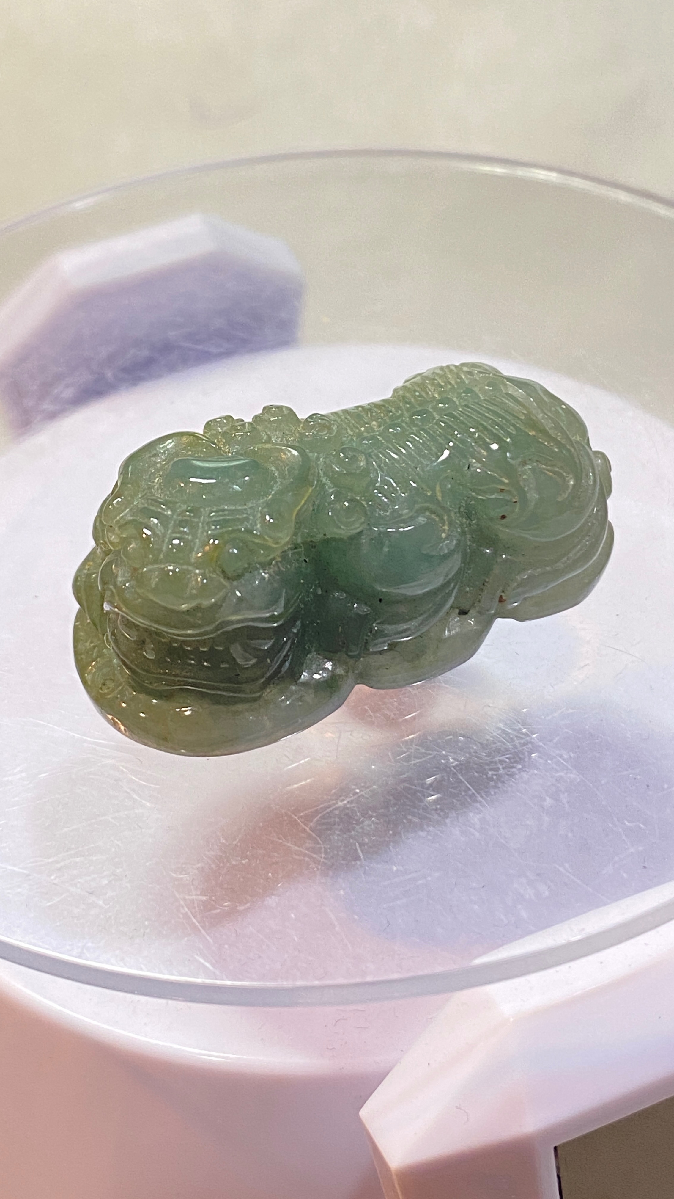 緬甸天然A貨翡翠冰湖水綠立體精雕貔貅吊墜