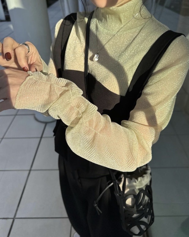 100903 團購不退換 預購 公司出清 超值 hinari 閃閃 皺皺木耳衣超值