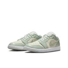 W Nike Air Jordan 1 Low SE 蘋果綠 HF4078-100