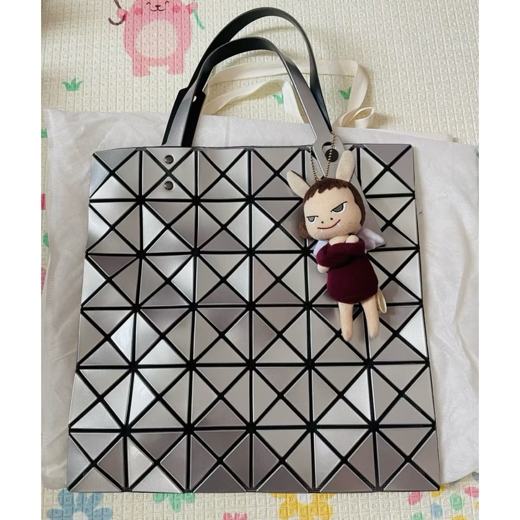 東京購入～日本 ISSEY MIYAKE 三宅一生 BAOBAO 6X6 金屬銀 手提包（男女皆可