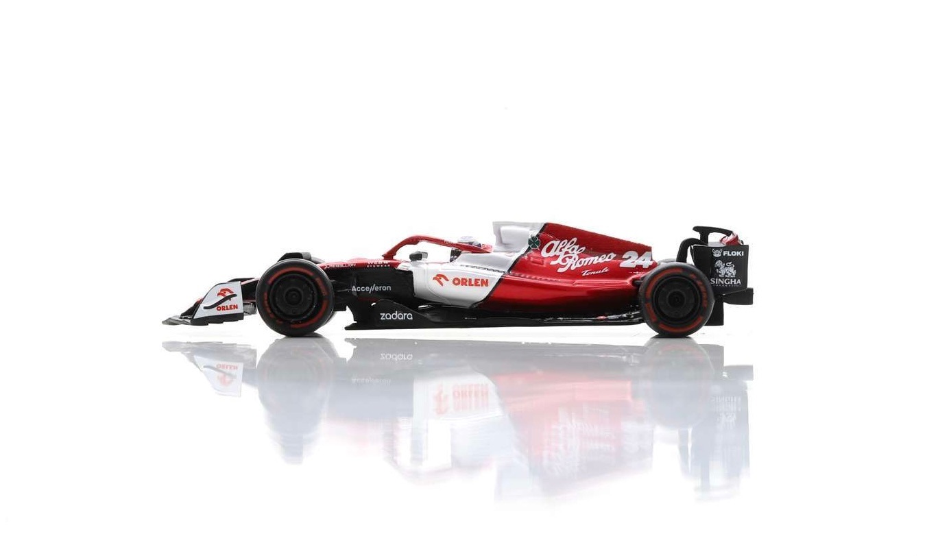 Spark Alfa Romeo F1 Team ORLEN C42 #24 Zhou Guanyu 2022