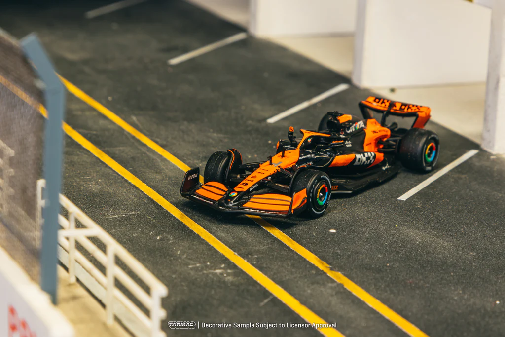 Tarmac Works McLaren MCL60 2024 Livery Show Car