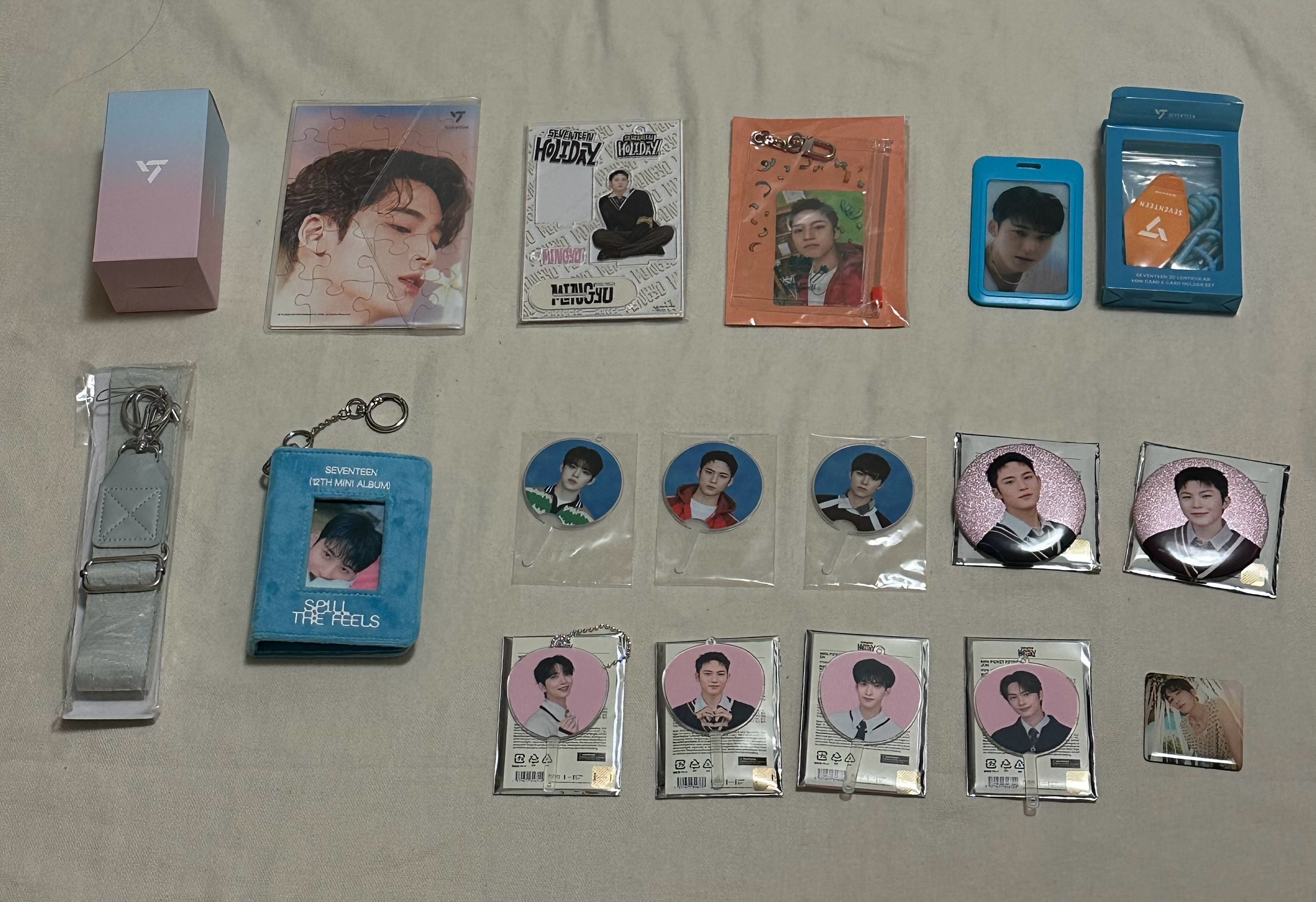 Holiday / 克拉島/ 十週年官方周邊