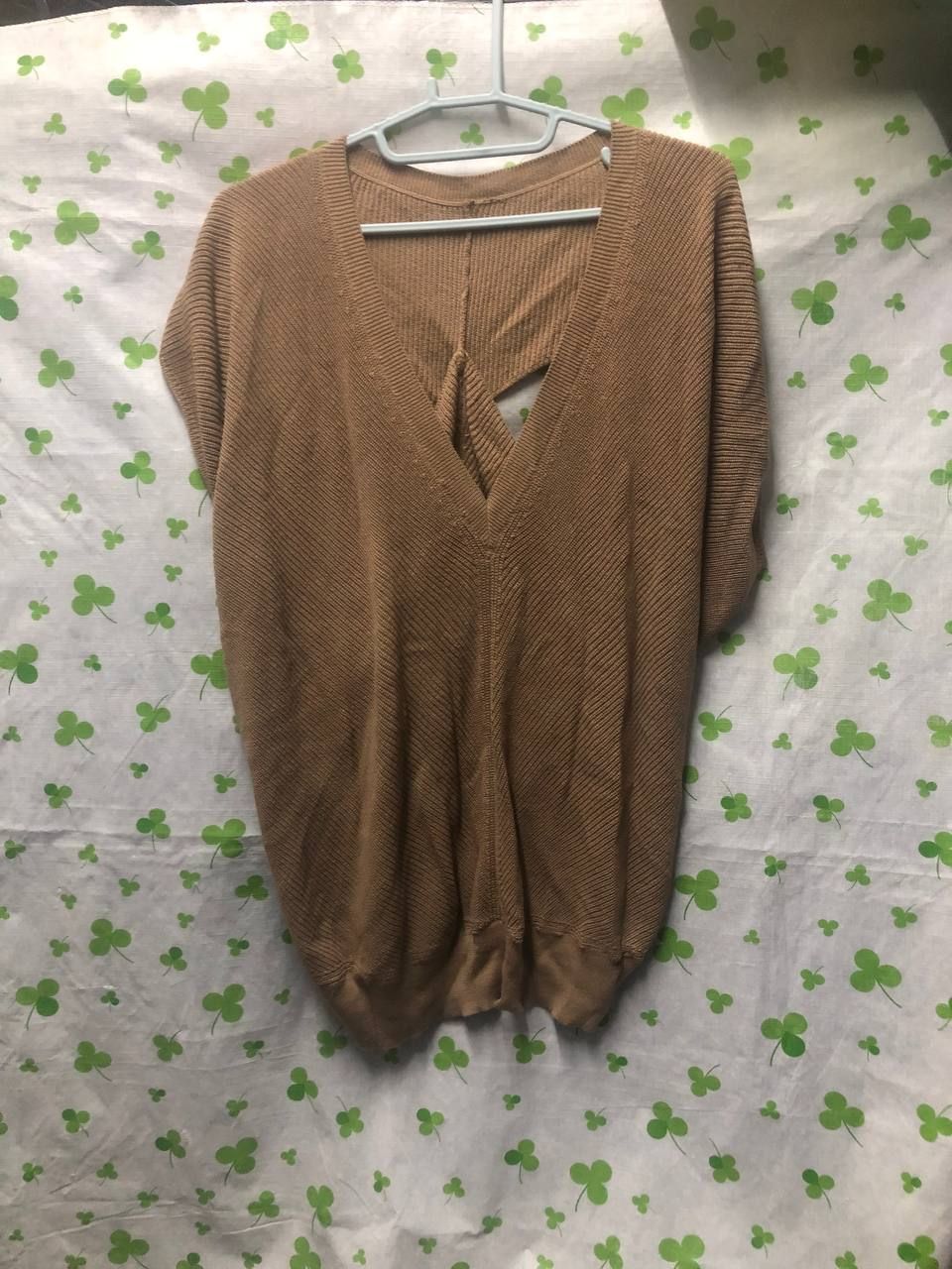 ♛ROSEMAYR♛廠商寄賣-設計款卡其色V領針織上衣