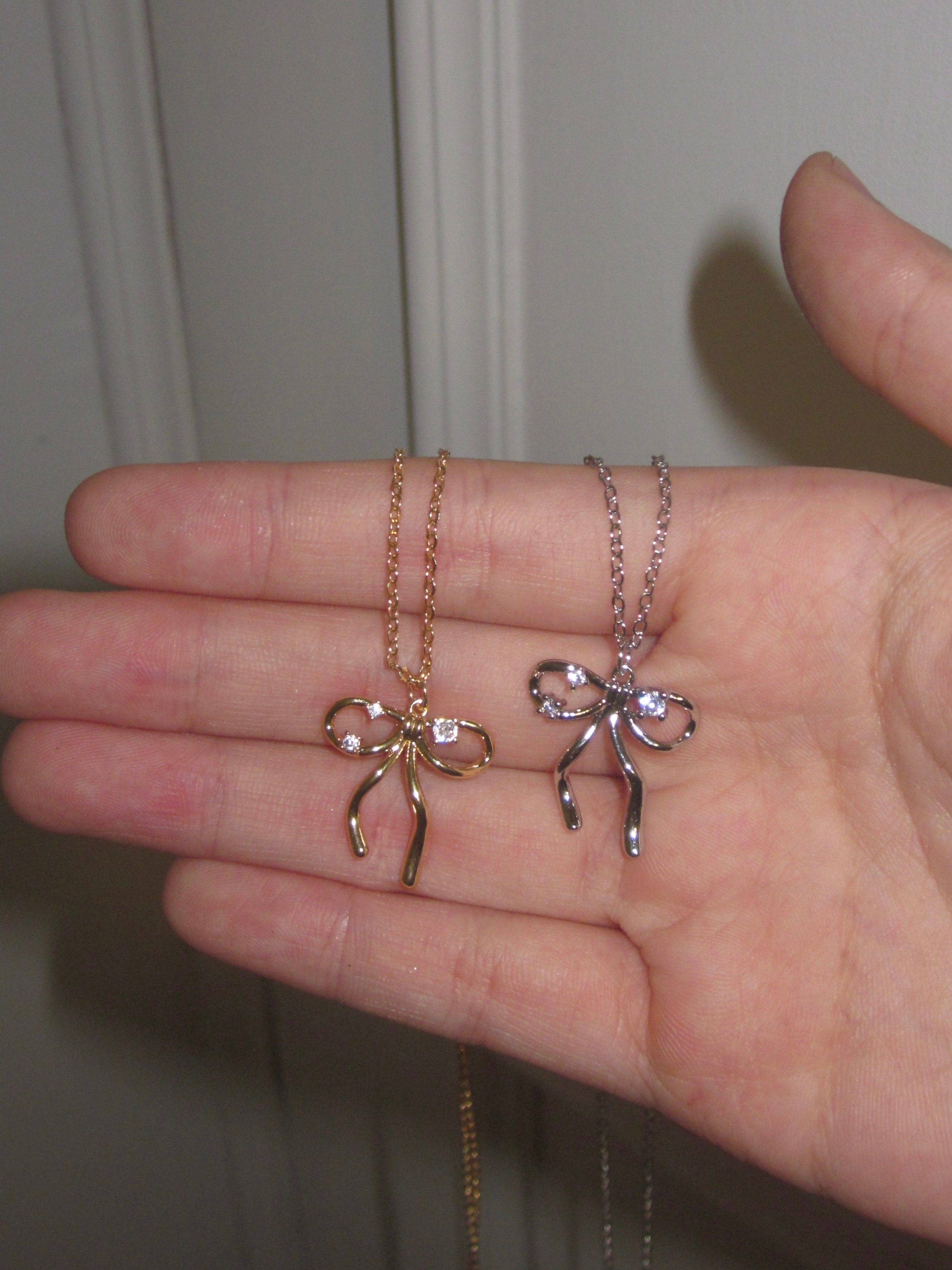 Ribbon bow necklace