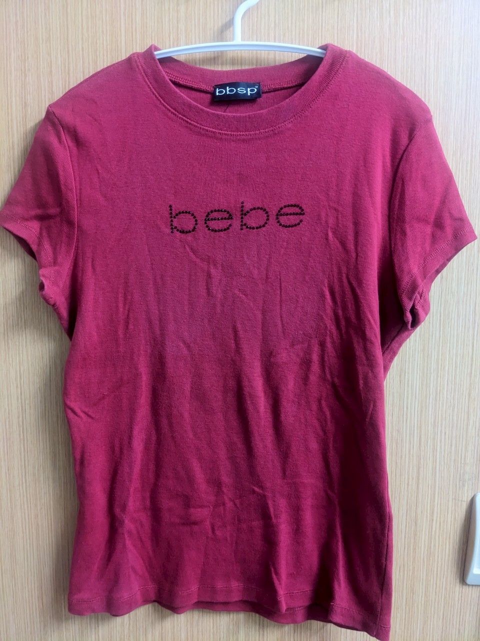 bbsp 二手近全新 bebe標誌T卹 Bebe Sport 女士紫紅色圓領短袖 #25春天市集 B_250328_25