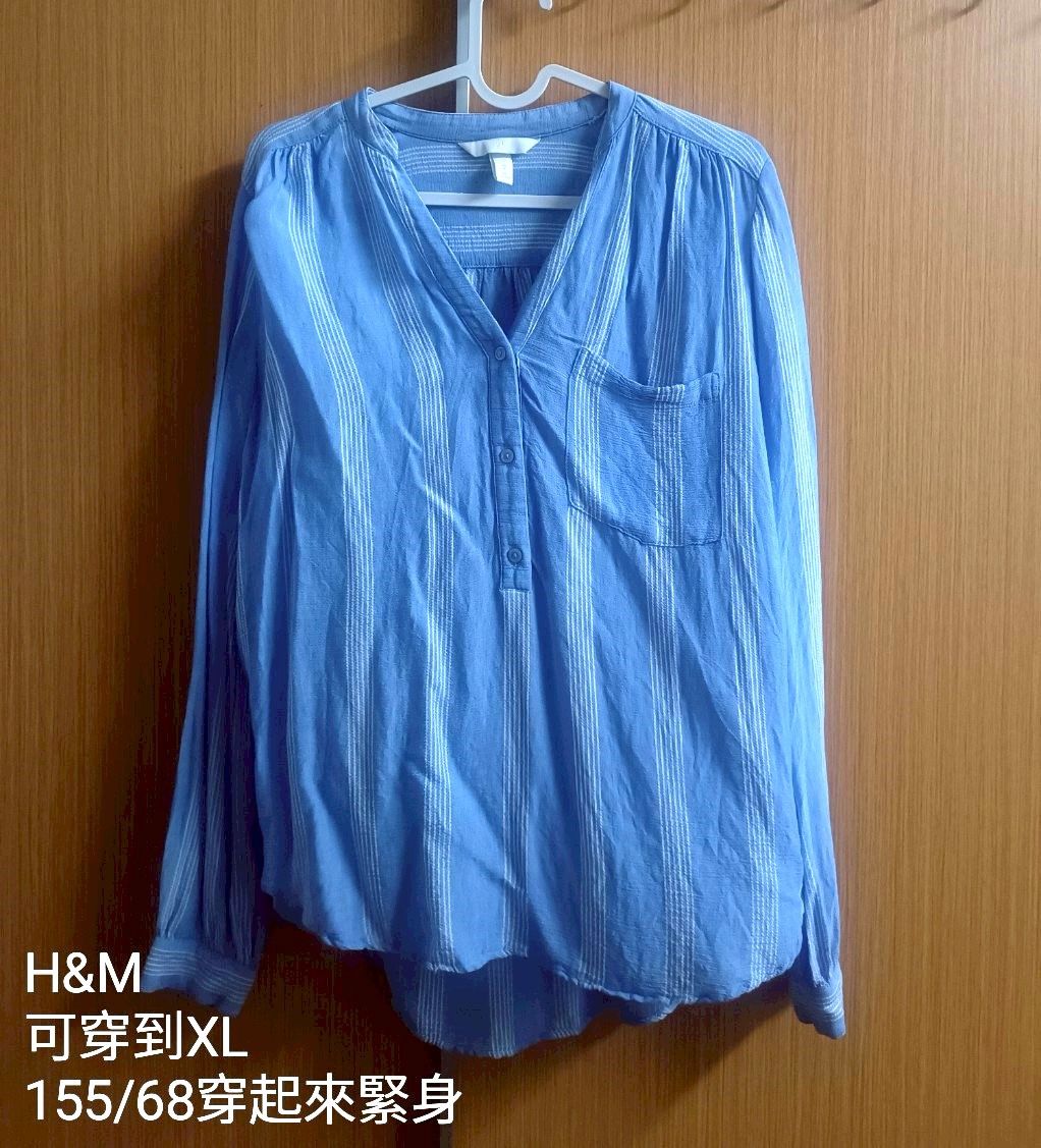 H＆M V領女衫 日系森林風格上衣 女款 缺口領皺褶上衣 淺藍 #25春天市集 250418_4