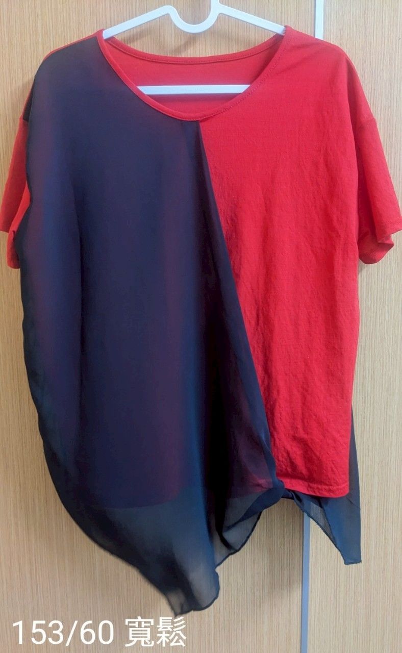 【現貨】色塊上衣 大尺寸2XL 上衣 假兩件 拼垂墜 圓領撞色衣 絲亮光滑 簡約時尚 寬鬆舒適 B_250428_54