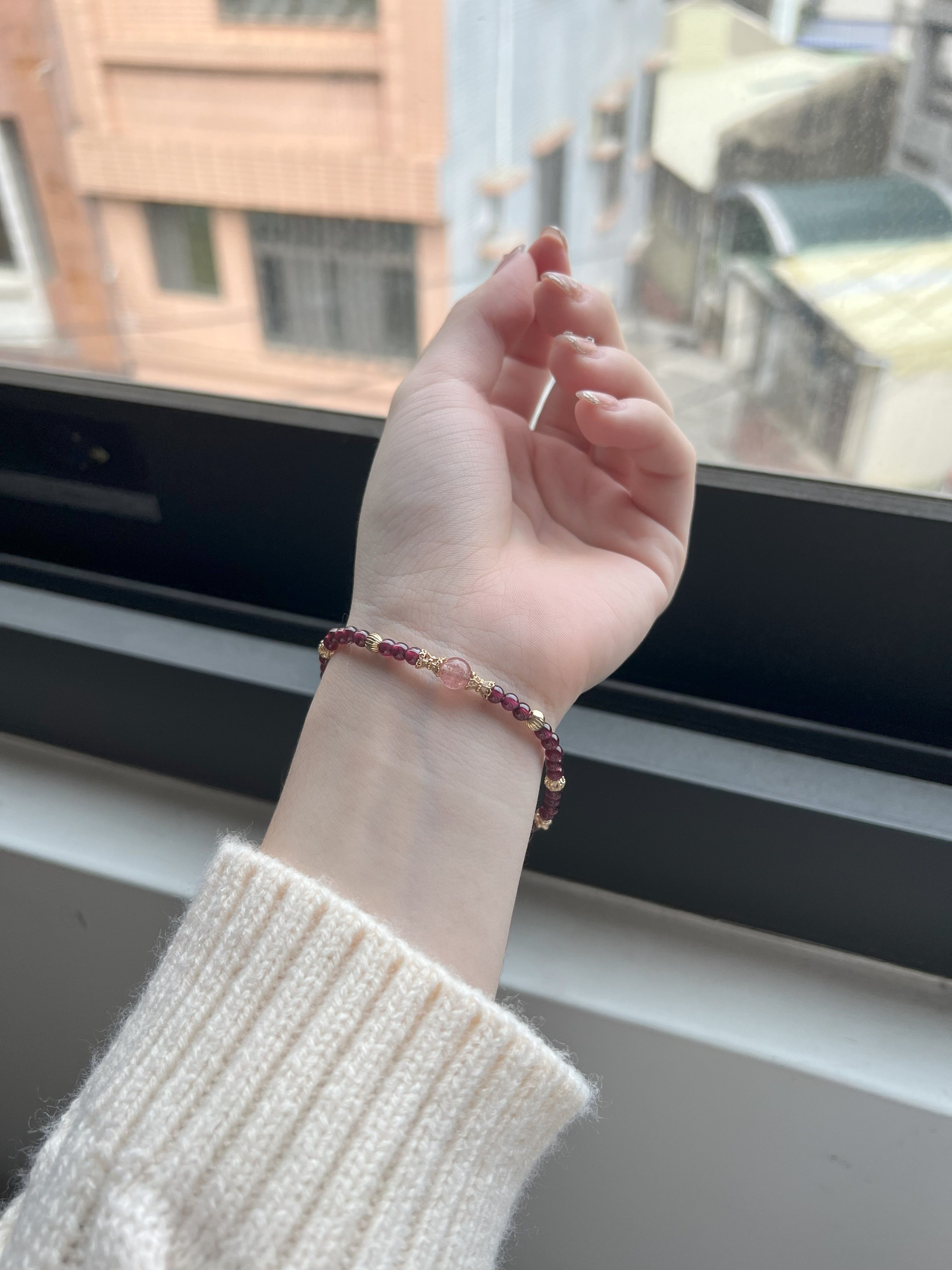 手鍊-石榴石、白水體草莓晶ฅ՞• •՞ฅ