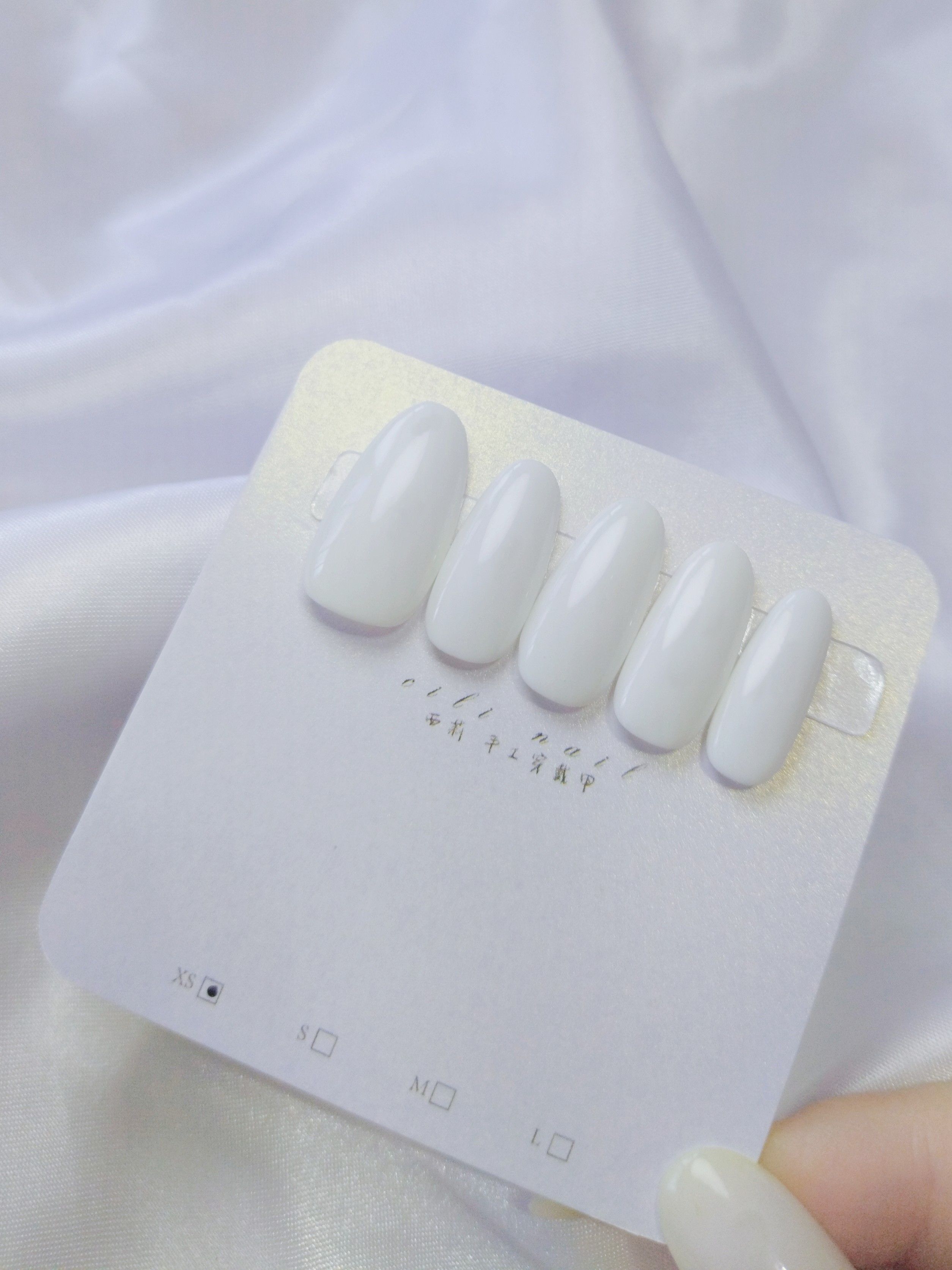 純色系列 • 純白