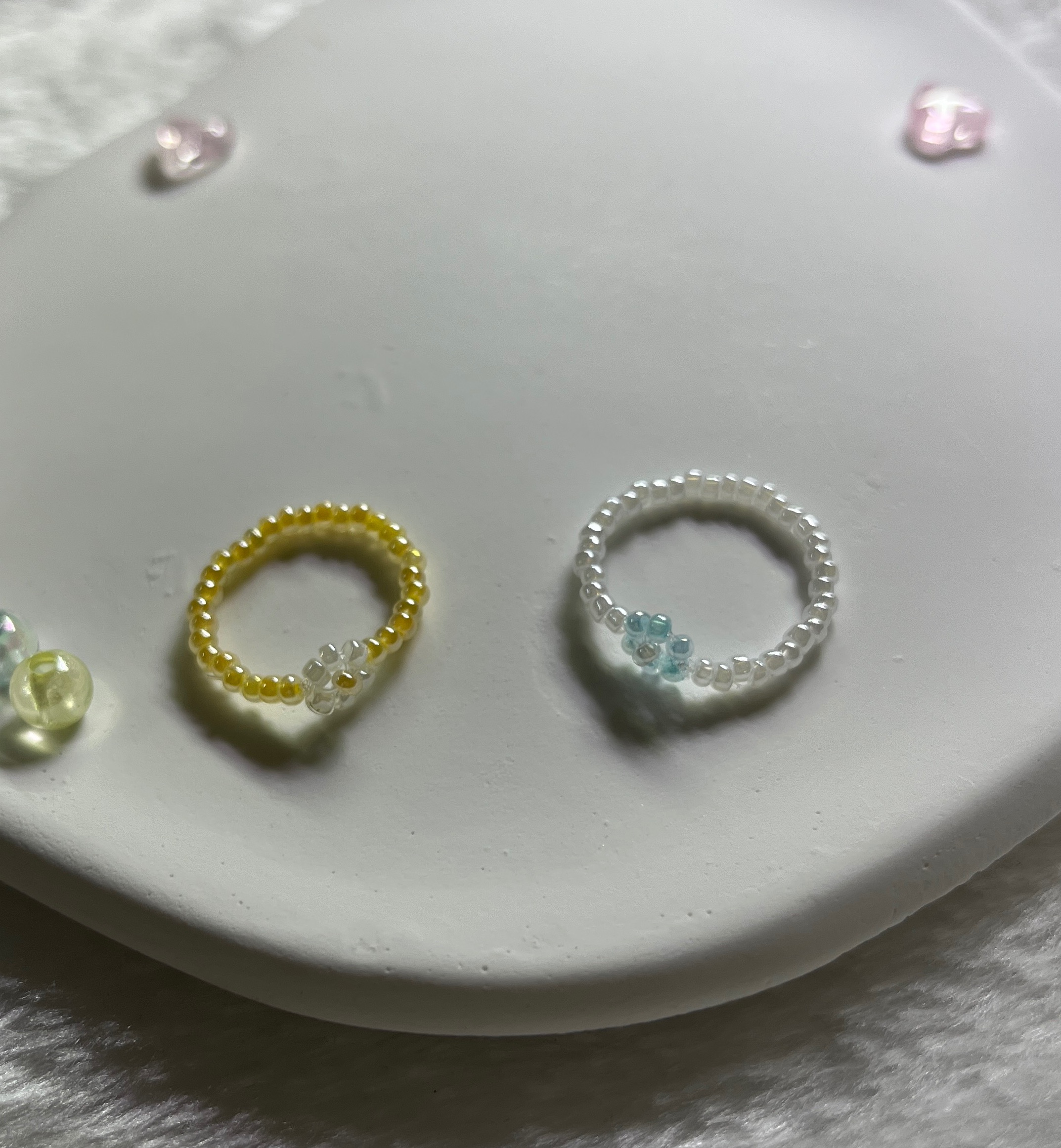 小花圈戒指（皆為白圈）