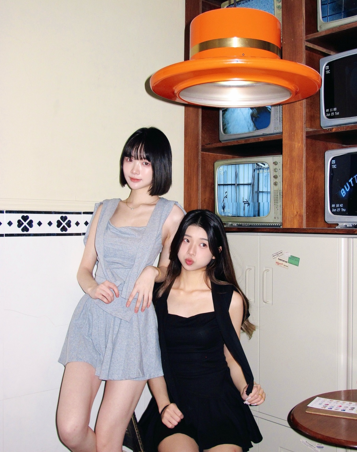 不規則細肩背心+小外套+質感褲裙三件套（灰色/黑色）（有胸墊）