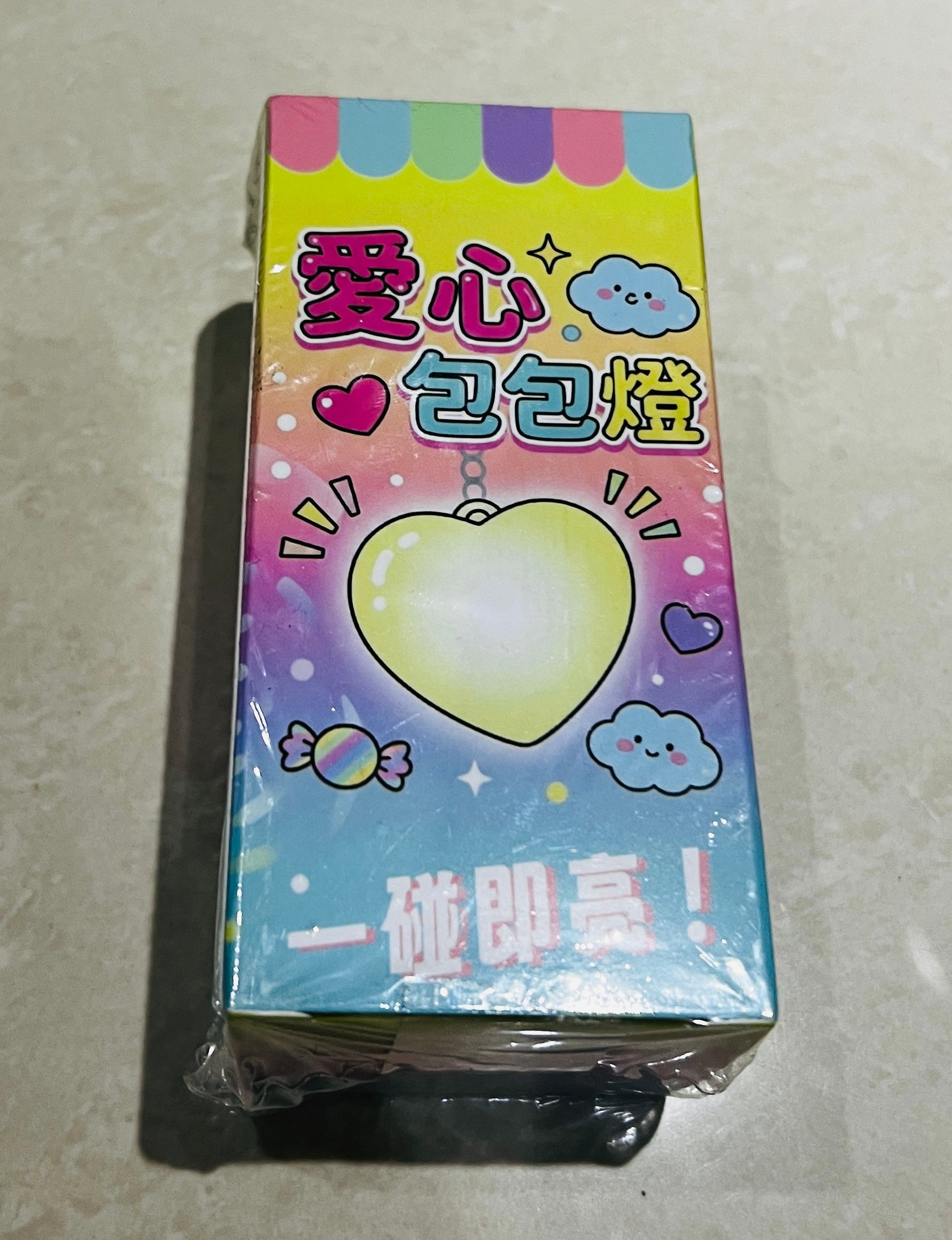 15.愛心包包燈 一碰即亮網紅大推愛心包包燈