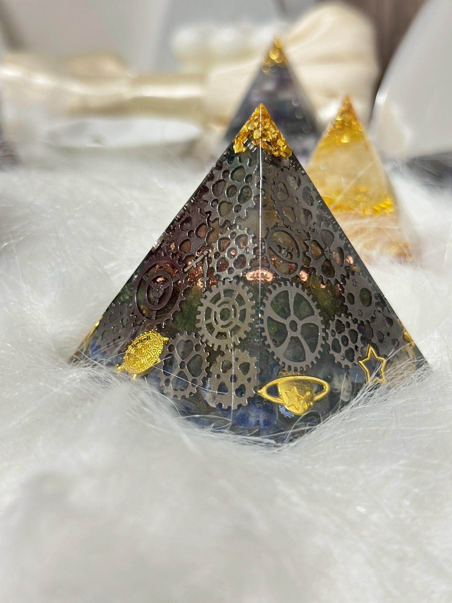 奧剛（Orgonite）｜金字塔｜空間能量調整、冥想時協助集中精神