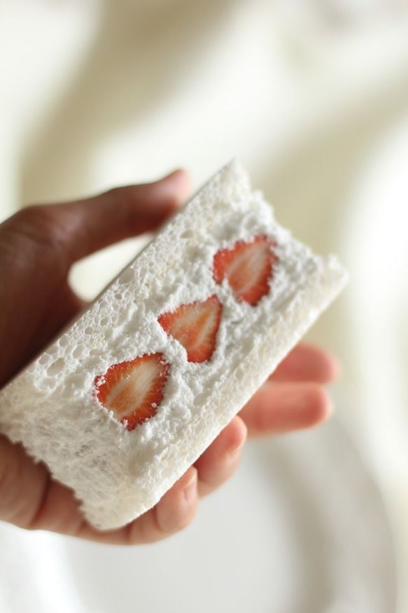 現貨+預購 ✿日本✿草莓三明治隨身小包