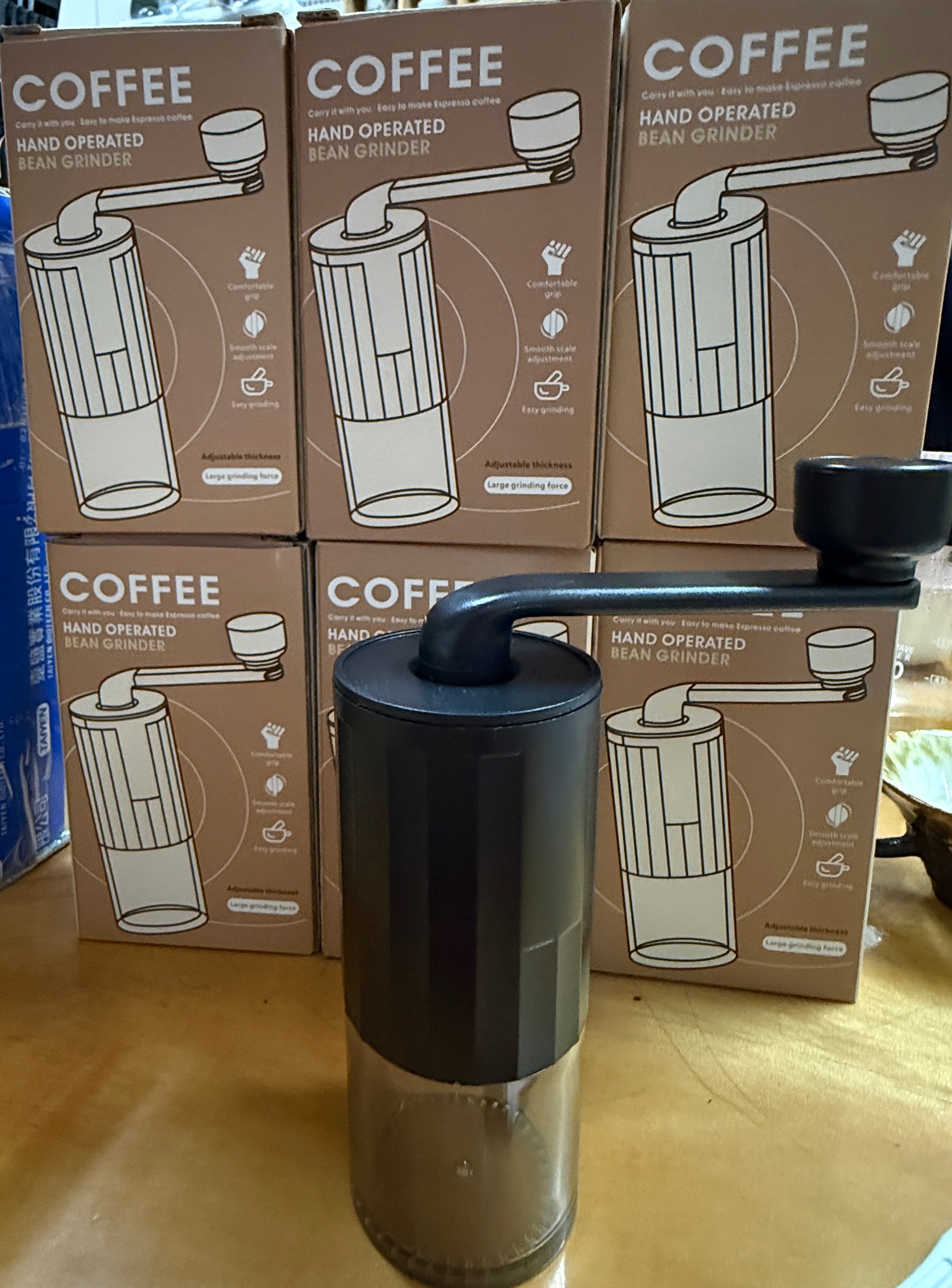 胡椒粉磨豆機，我通常拿來磨胡椒還蠻好用的一隻$100，咖啡豆只能夠中深焙，數量不多，喜歡請+1