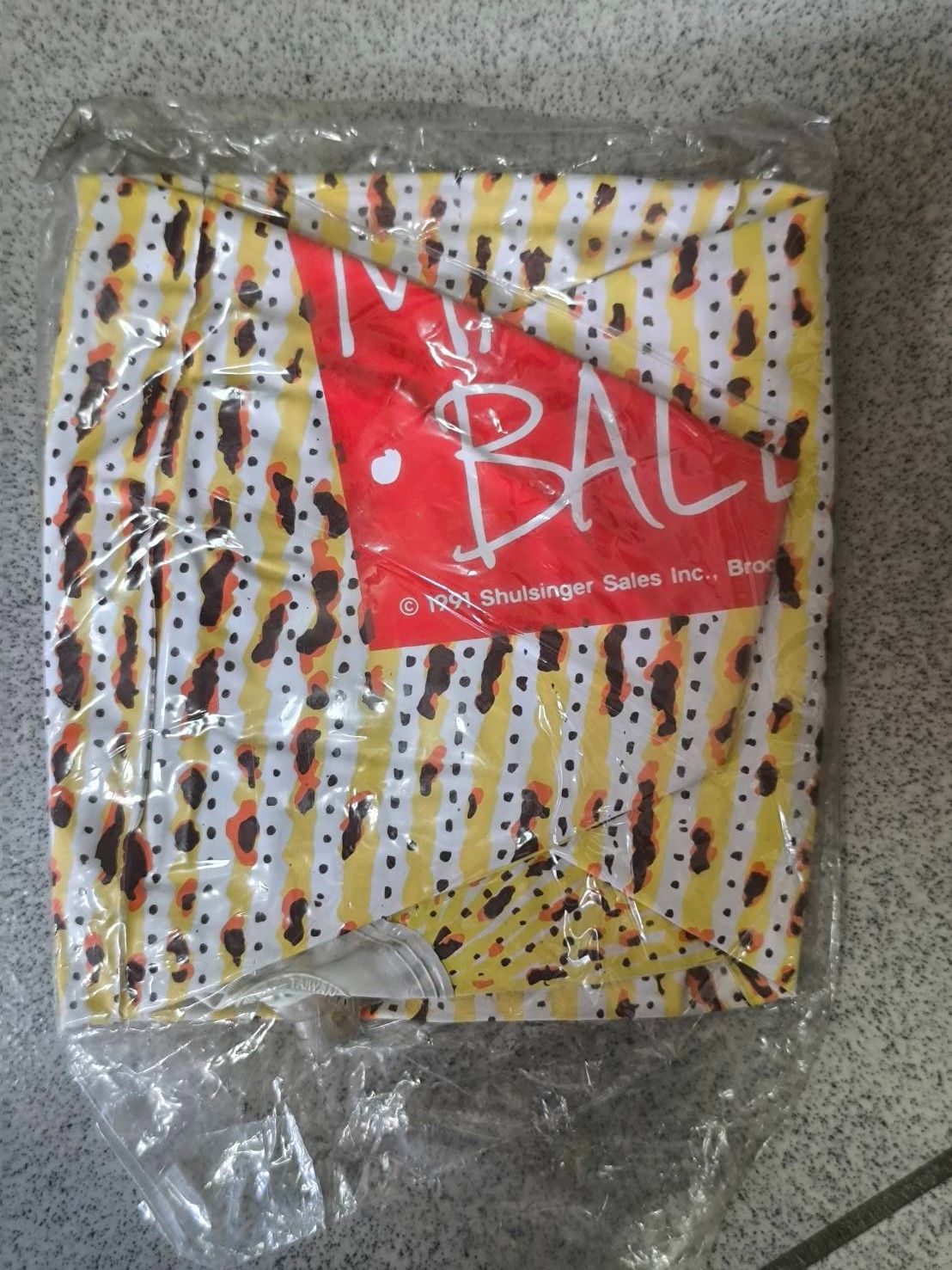 全新條紋圖案沙灘排球 （二手物資，介意者勿下單）