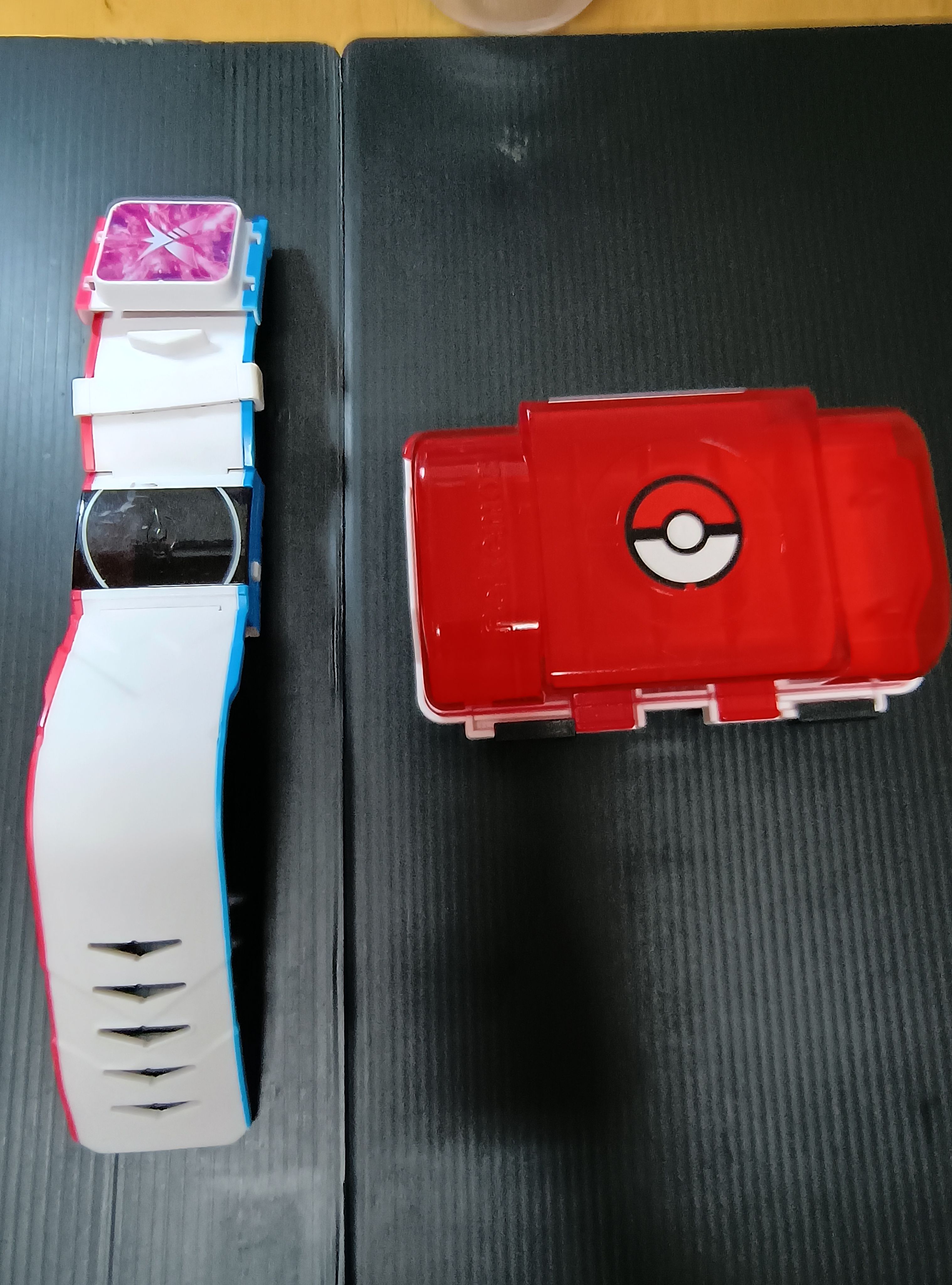 【如圖】Pokémon Mezasta隨身卡匣盒+正常有電日本極巨腕帶『收藏用』
