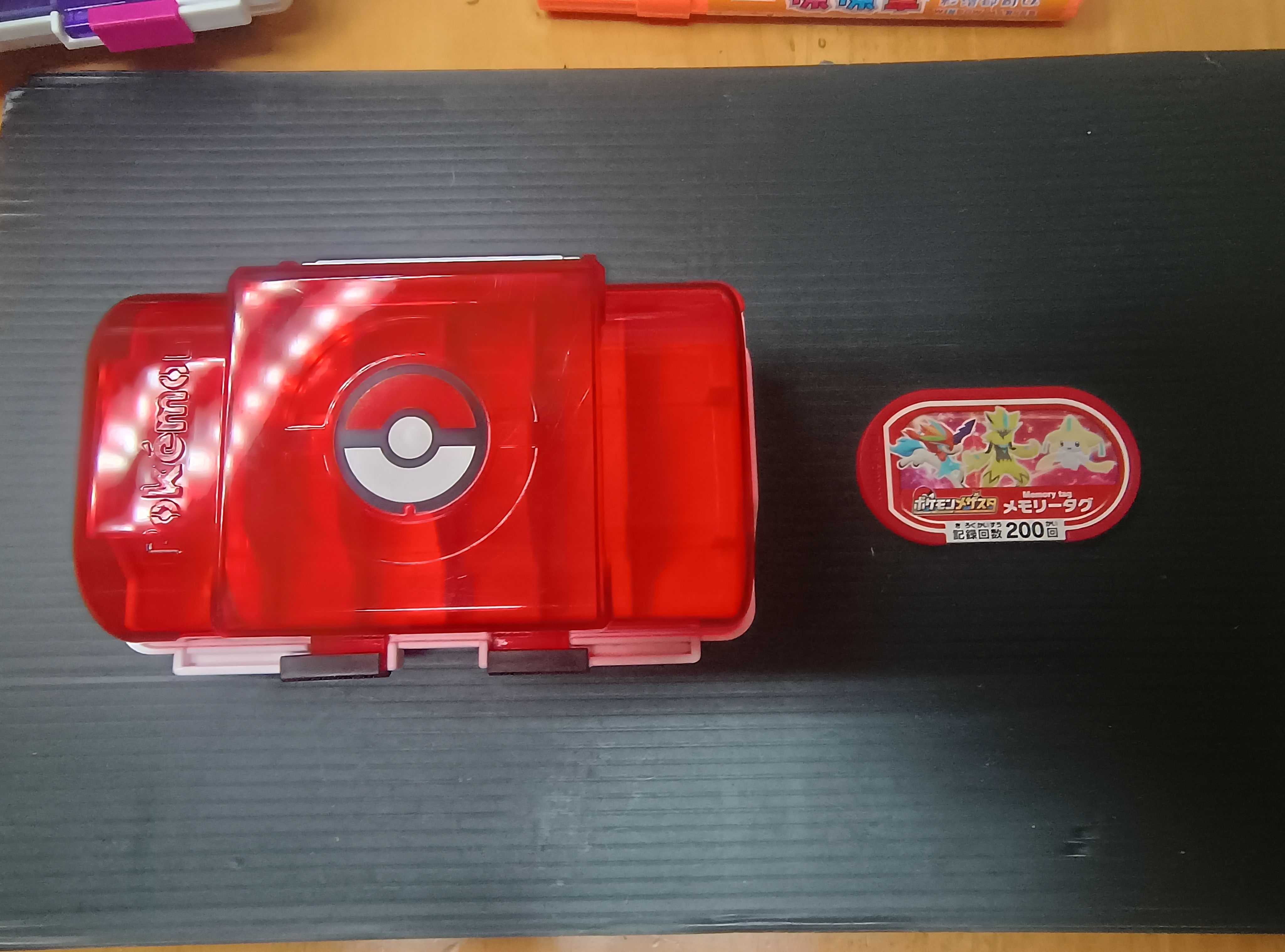 【如圖11】Pokémon Mezasta原廠隨身卡匣盒- 有貼紙+記錄卡匣200回（贈合身100入卡匣膜1包）