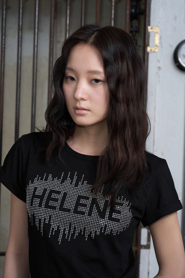 헬레네 스터드 아플리케 하프 티셔츠（三色）