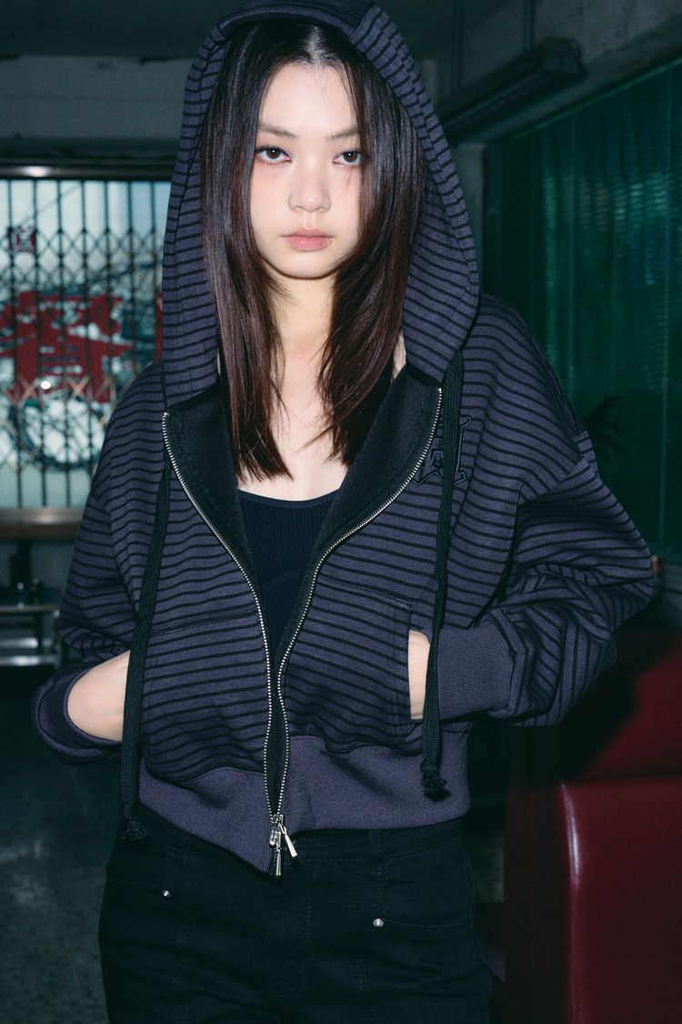 디보탠 로고 스트라이프 후드 집업 [딥 퍼플]