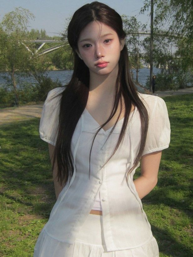 캣 펀칭 뒷 스트랩 블라우스（兩色）
