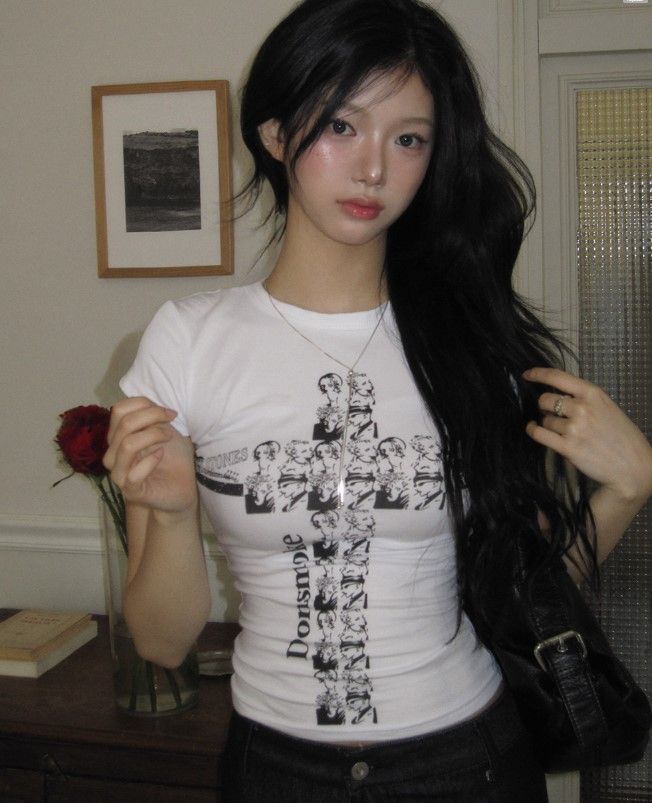 nana 슬림핏 반팔 티셔츠