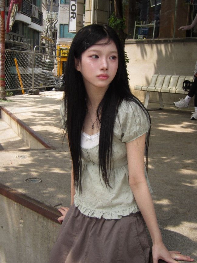 포민 플라워 자수 펀칭 퍼프 블라우스（兩色）