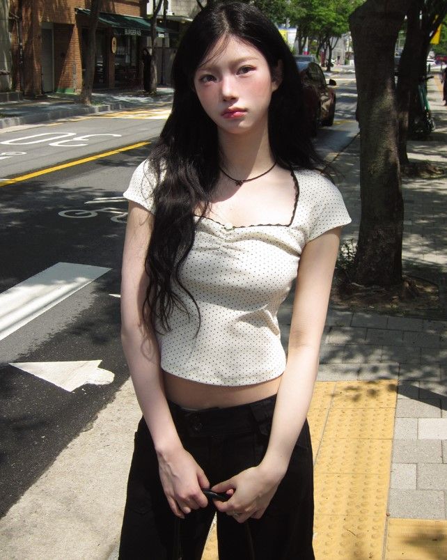 레이스 도트 로즈 반팔 티셔츠（三色）