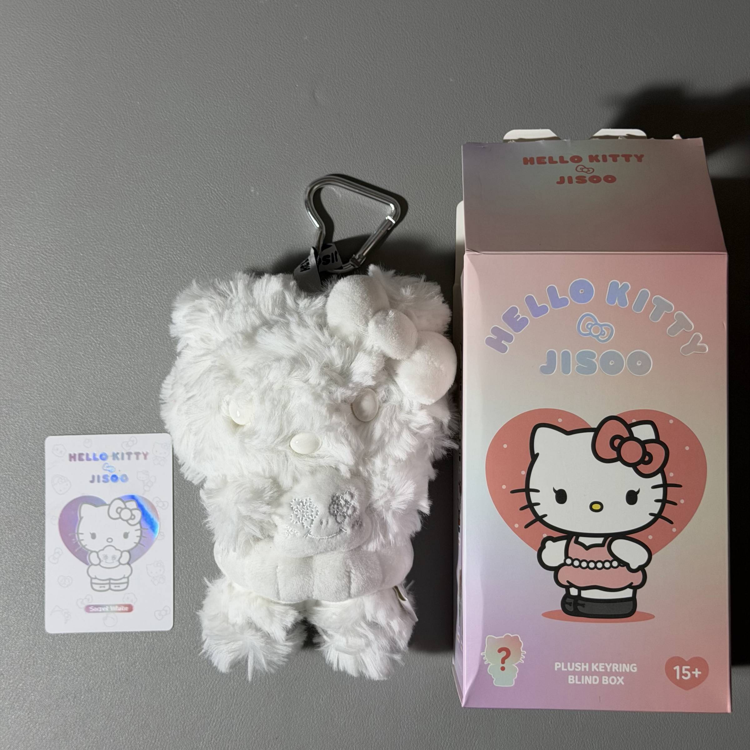 Jisoo X Hello kitty聯名吊飾 隱藏白